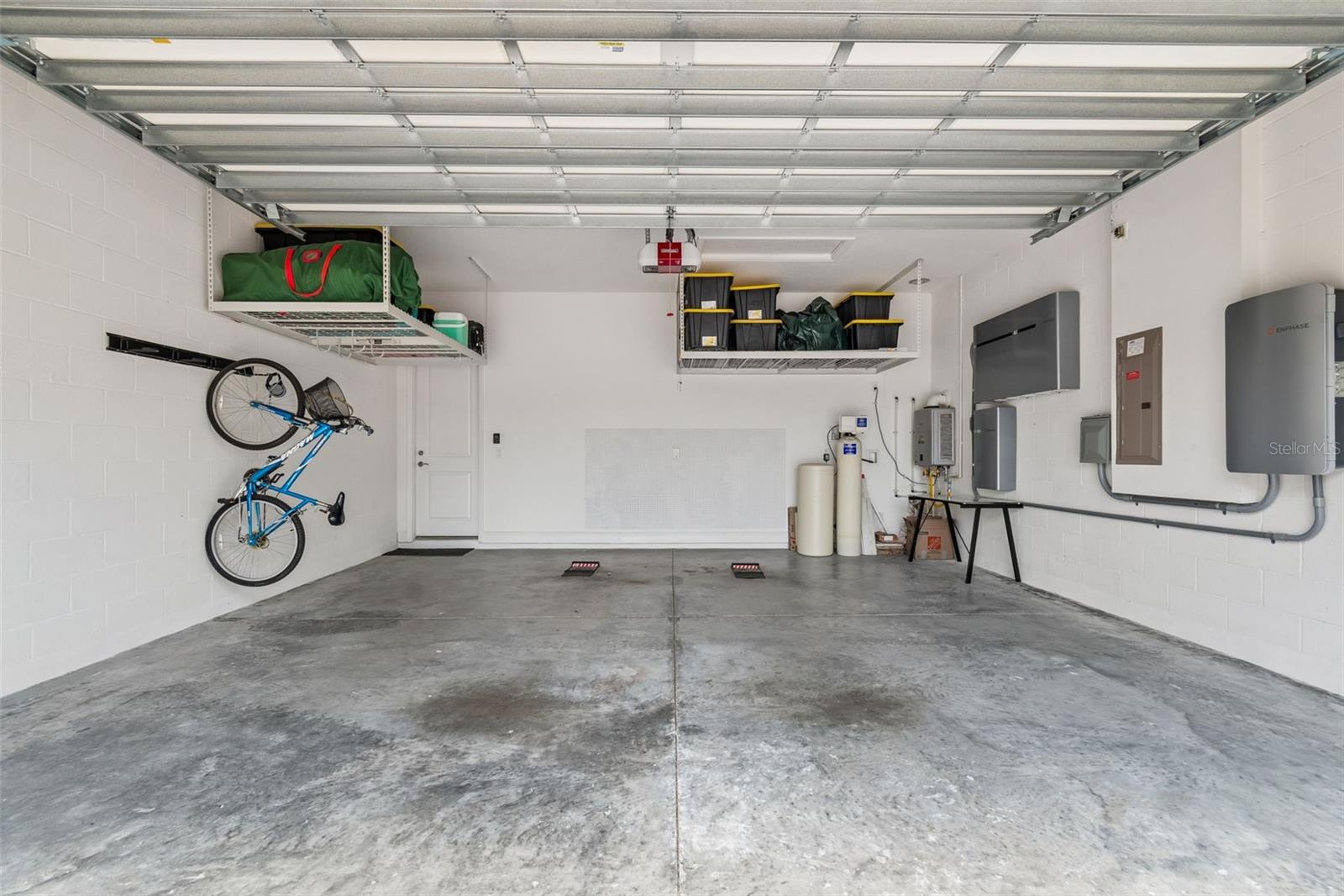 2213 HOLLOW FOREST CT
