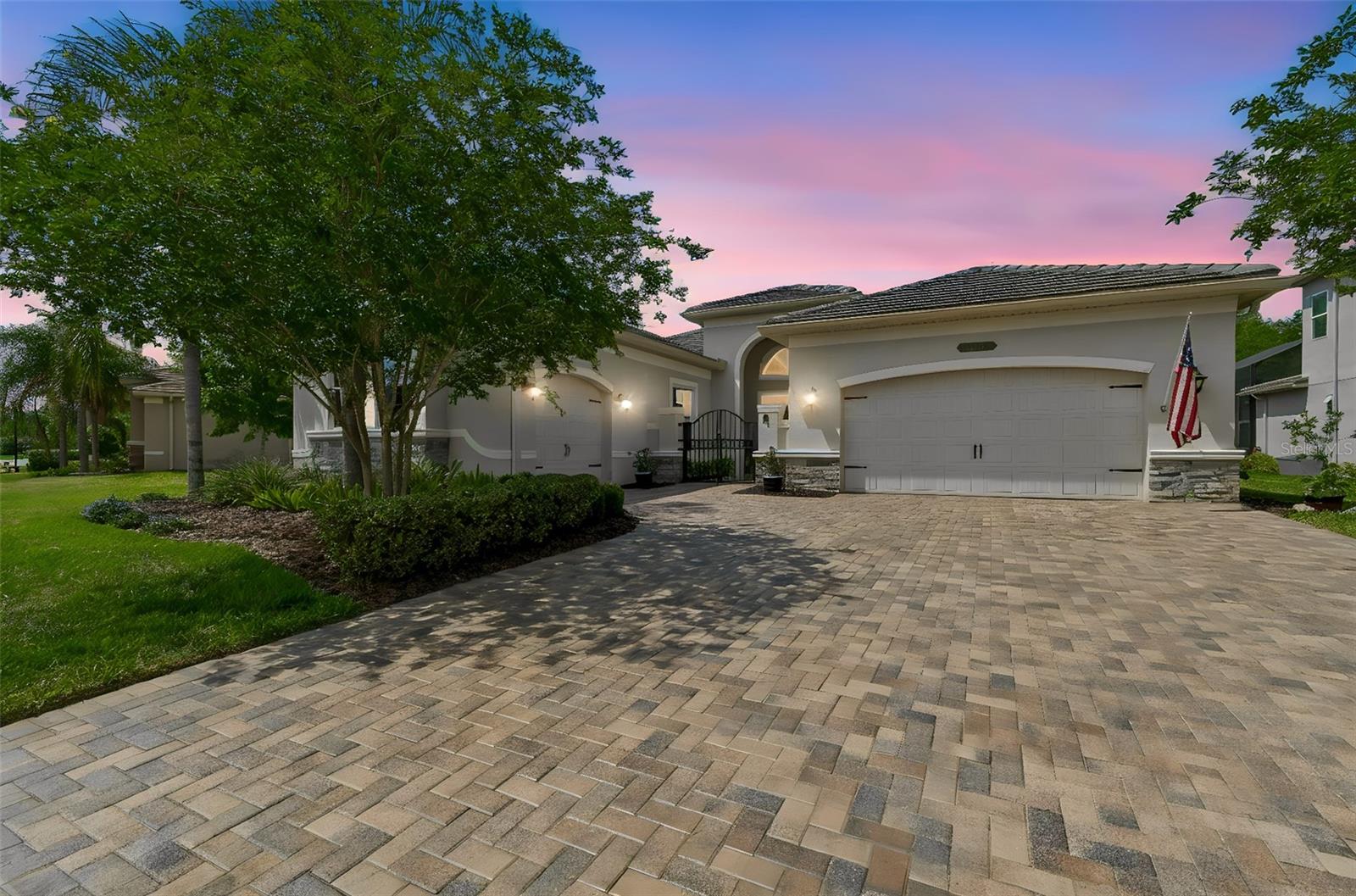 2213 HOLLOW FOREST CT
