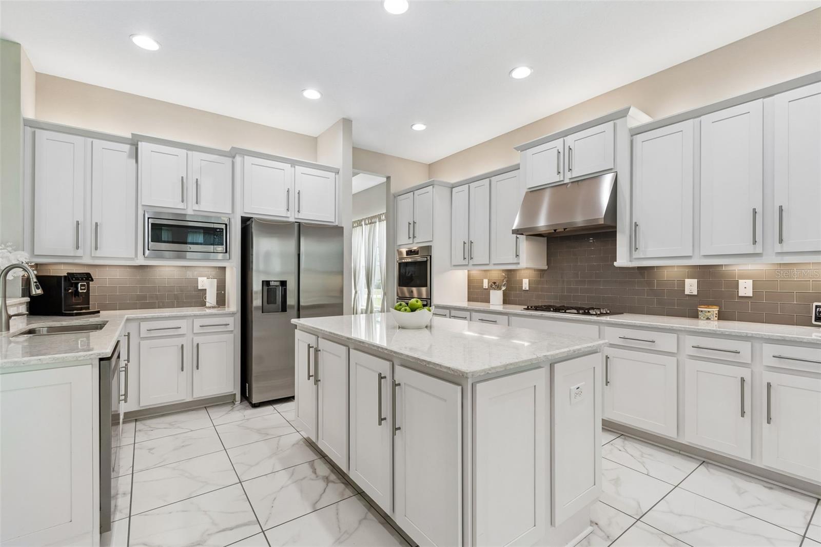 2213 HOLLOW FOREST CT