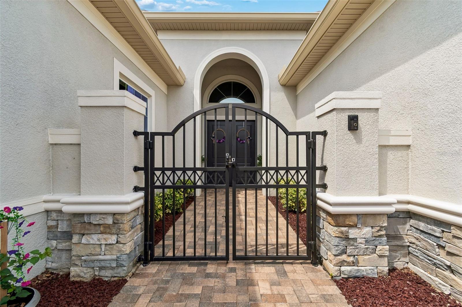2213 HOLLOW FOREST CT