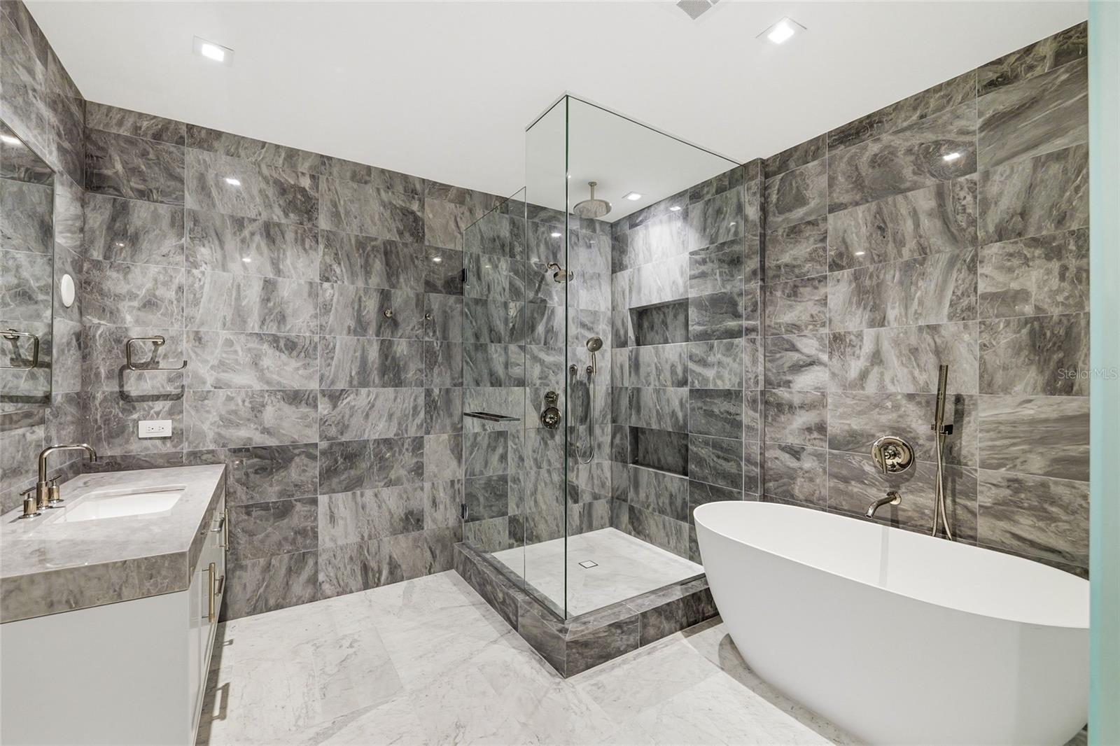 3015 S YSABELLA AVE #2102