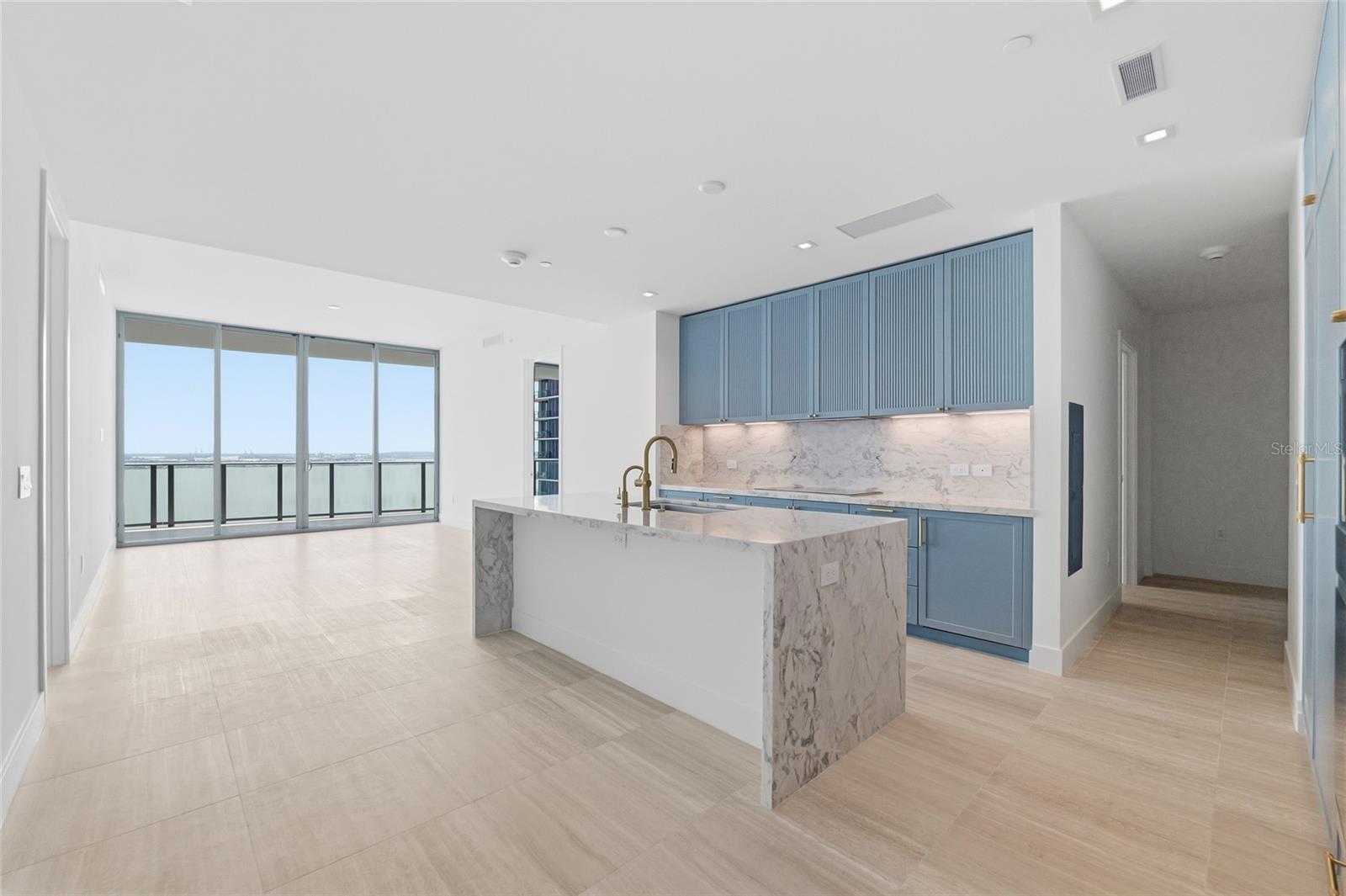 3015 S YSABELLA AVE #2102