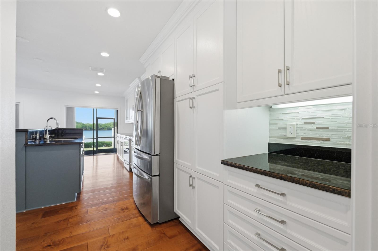 1070 SANABEL CT NE