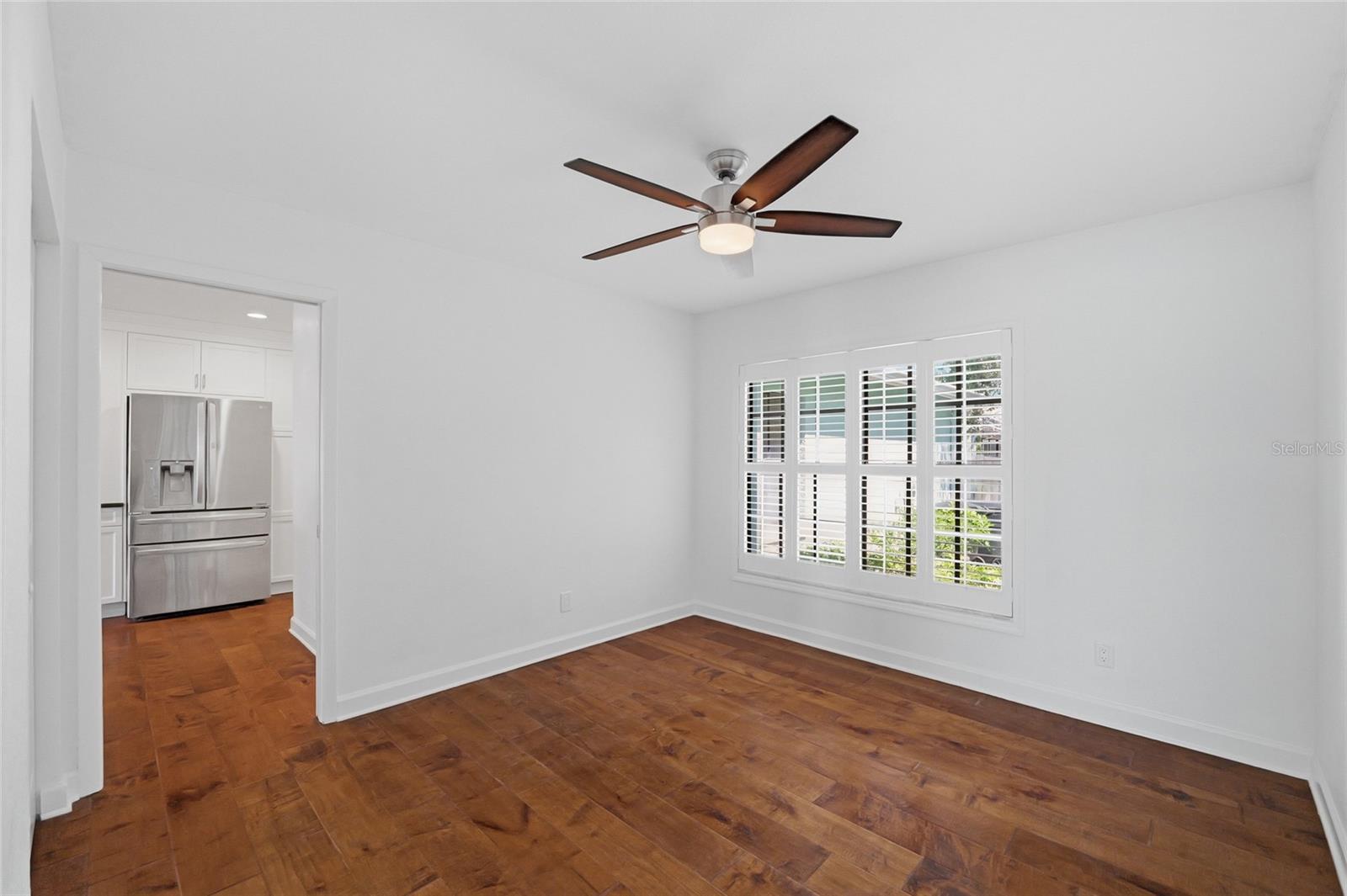 1070 SANABEL CT NE