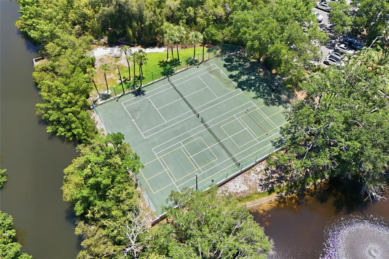 1070 SANABEL CT NE