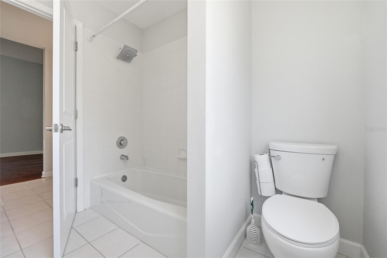 1070 SANABEL CT NE