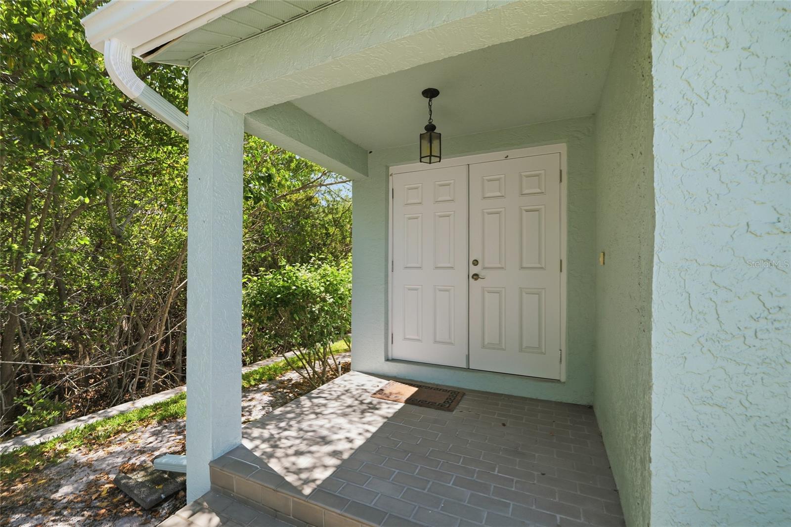 1070 SANABEL CT NE