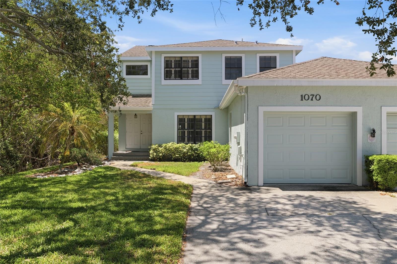 1070 SANABEL CT NE