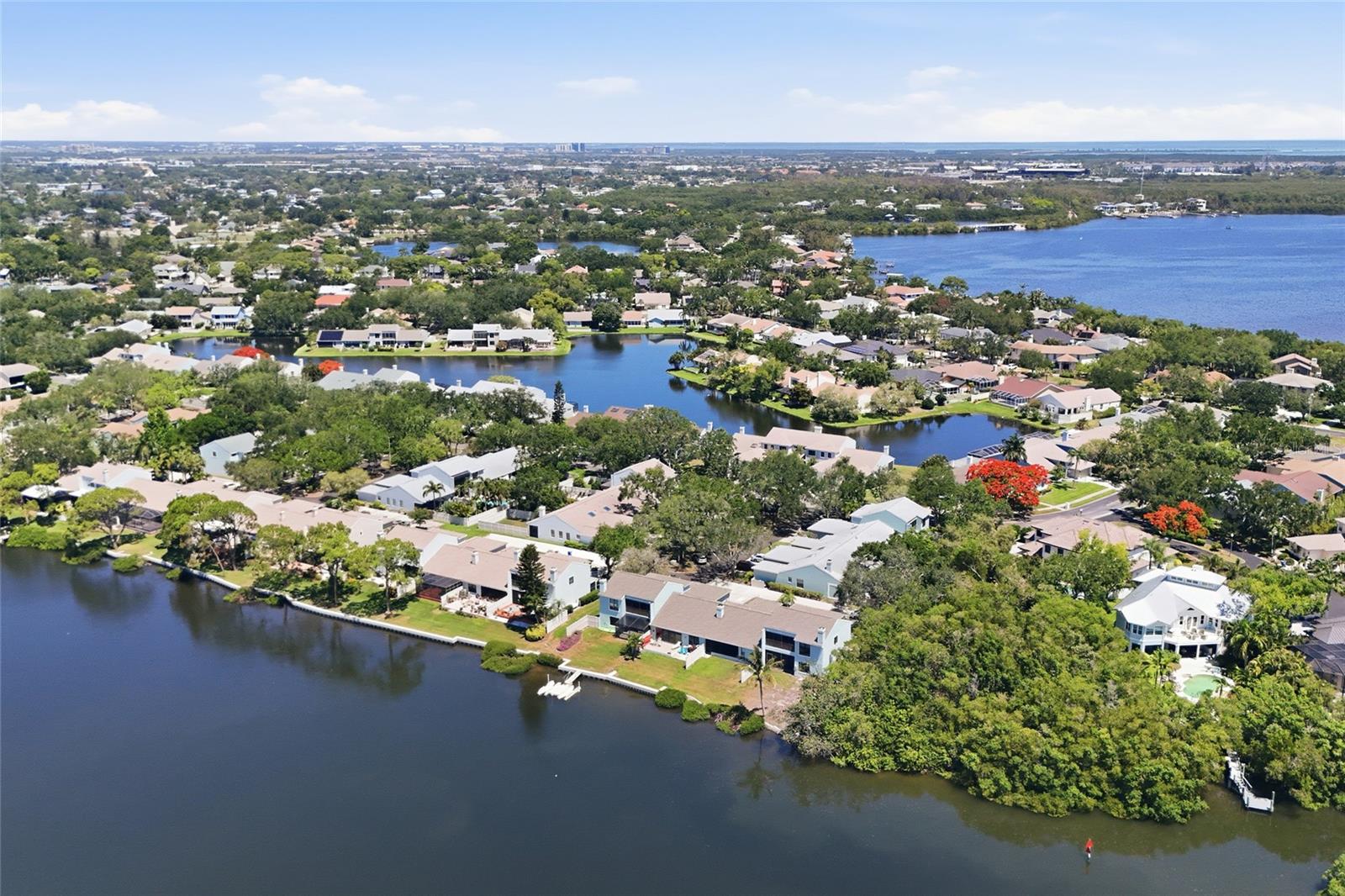 1070 SANABEL CT NE