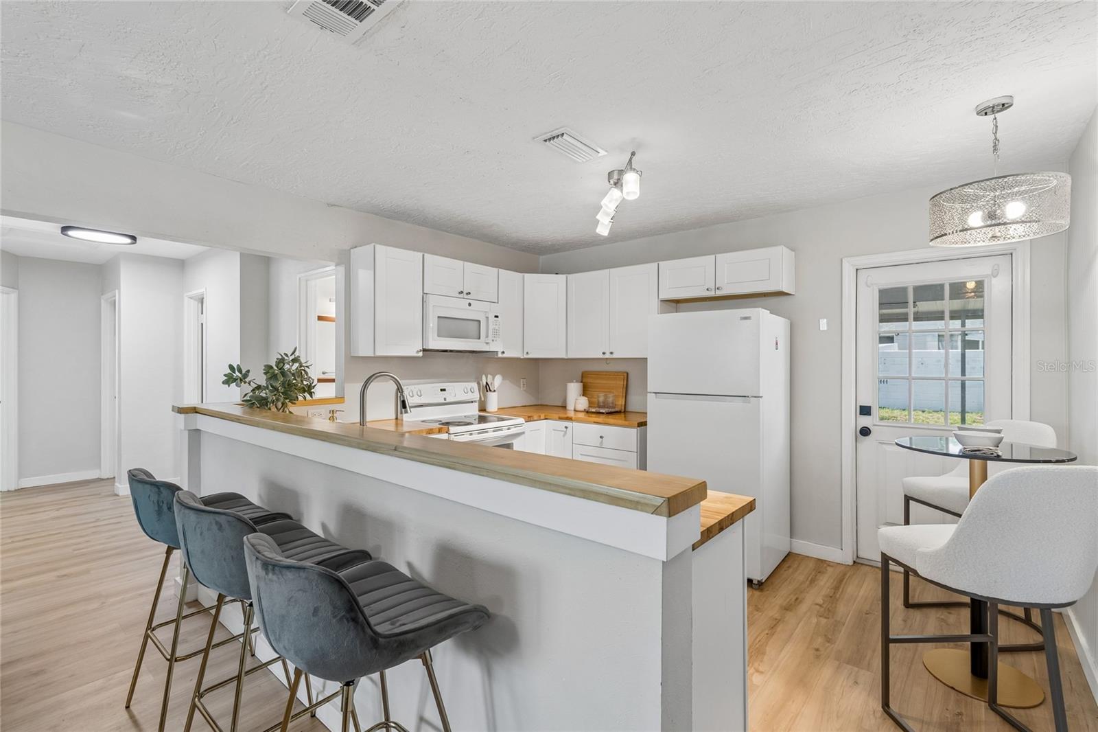 4001 W ROGERS AVE