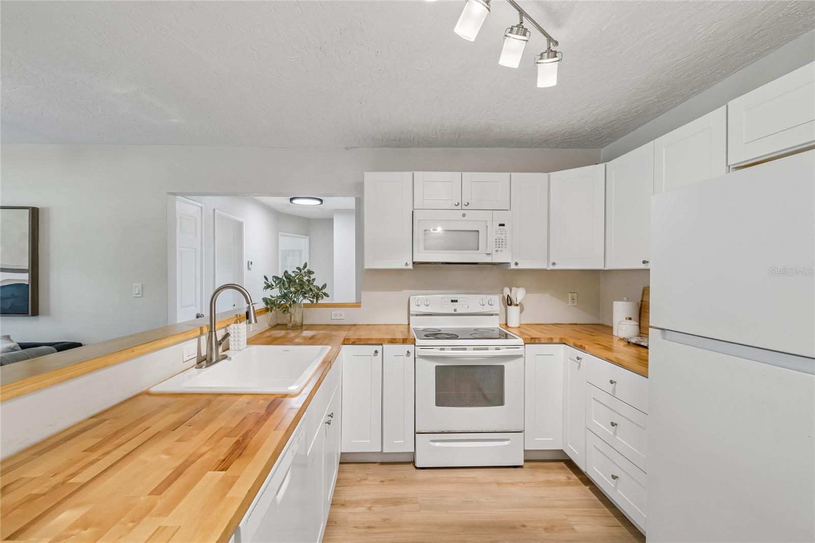4001 W ROGERS AVE