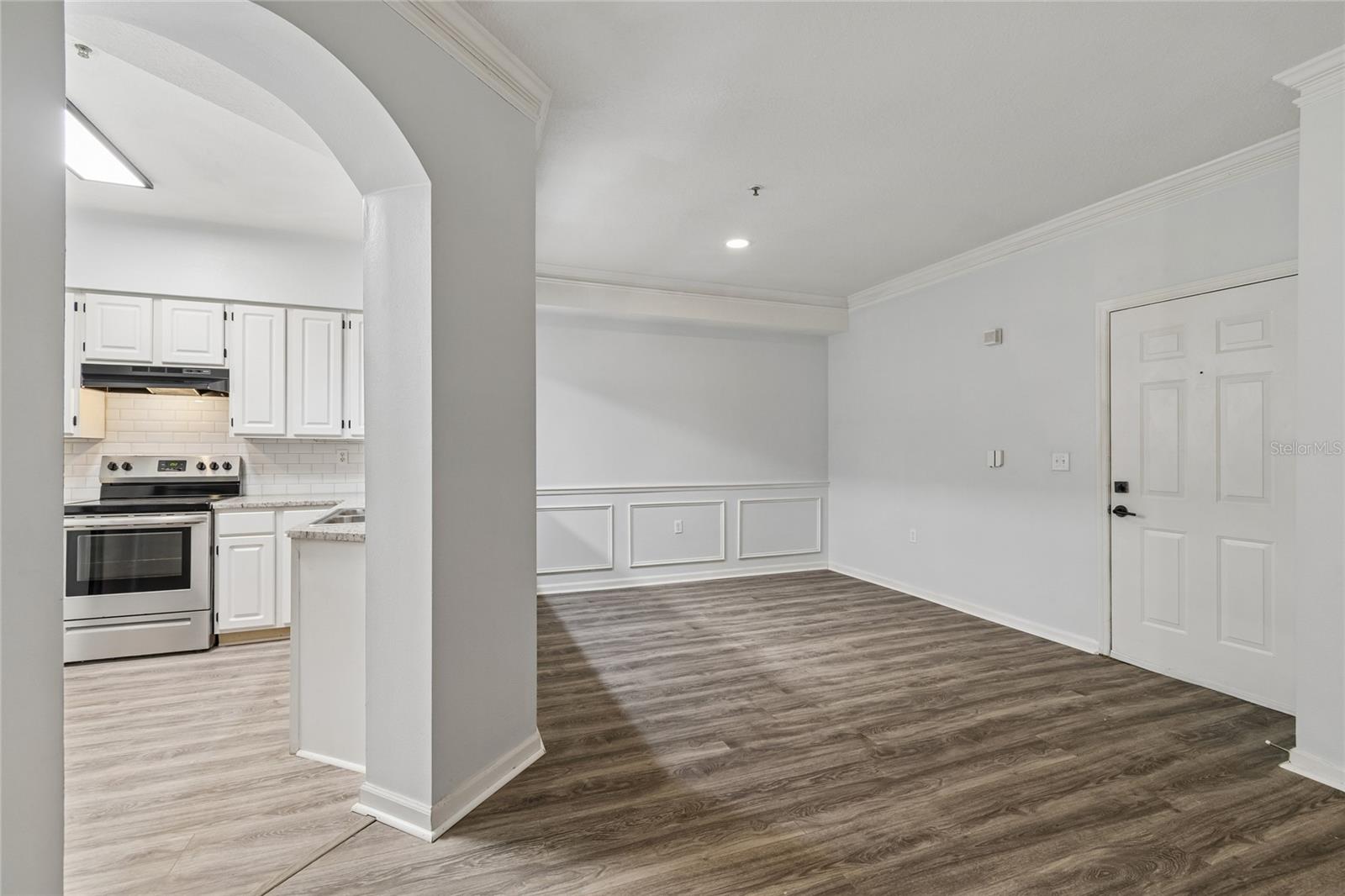 5211 BAY CLUB CIR