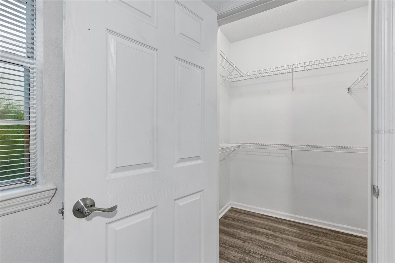 5211 BAY CLUB CIR