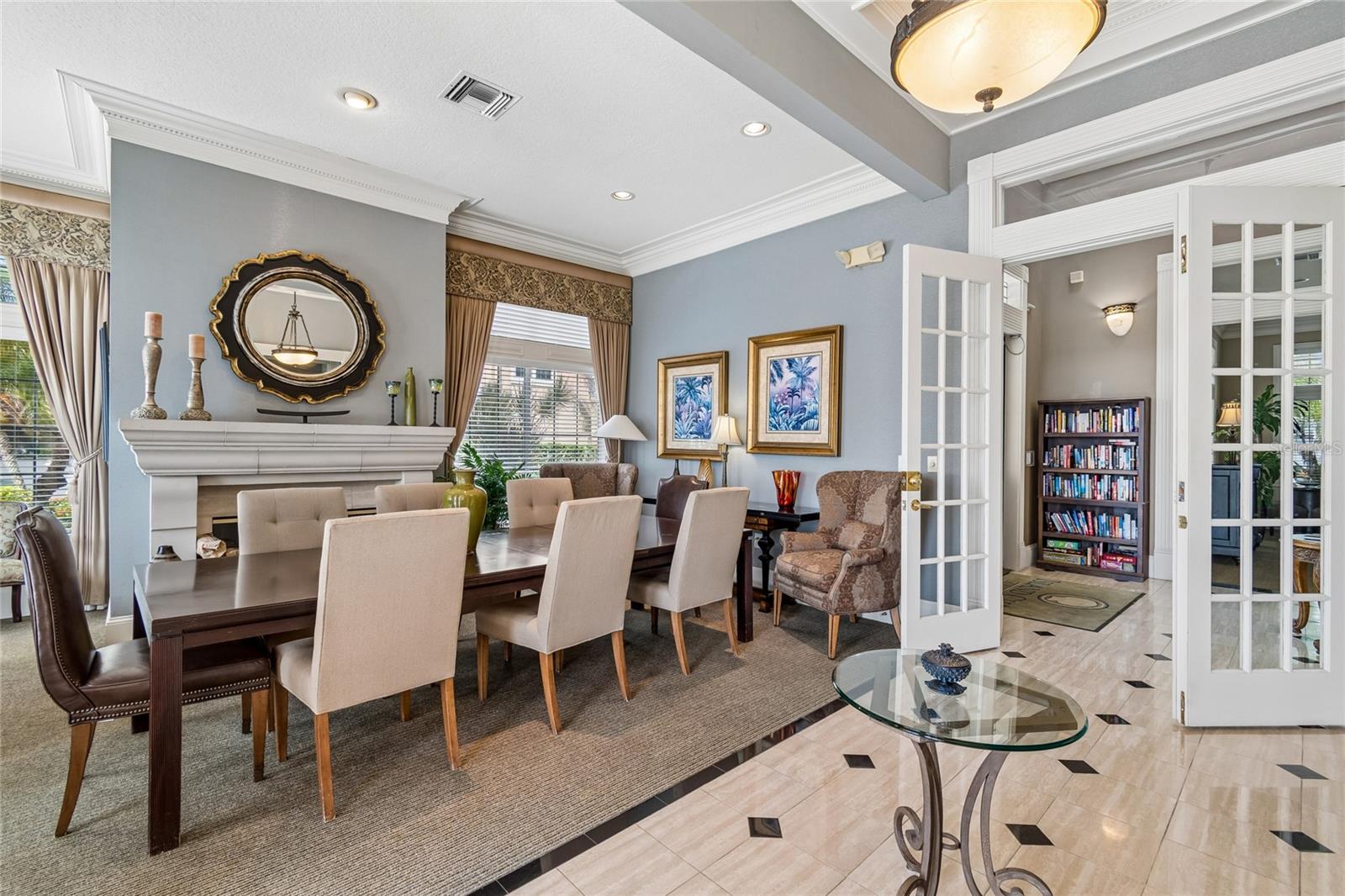 5211 BAY CLUB CIR