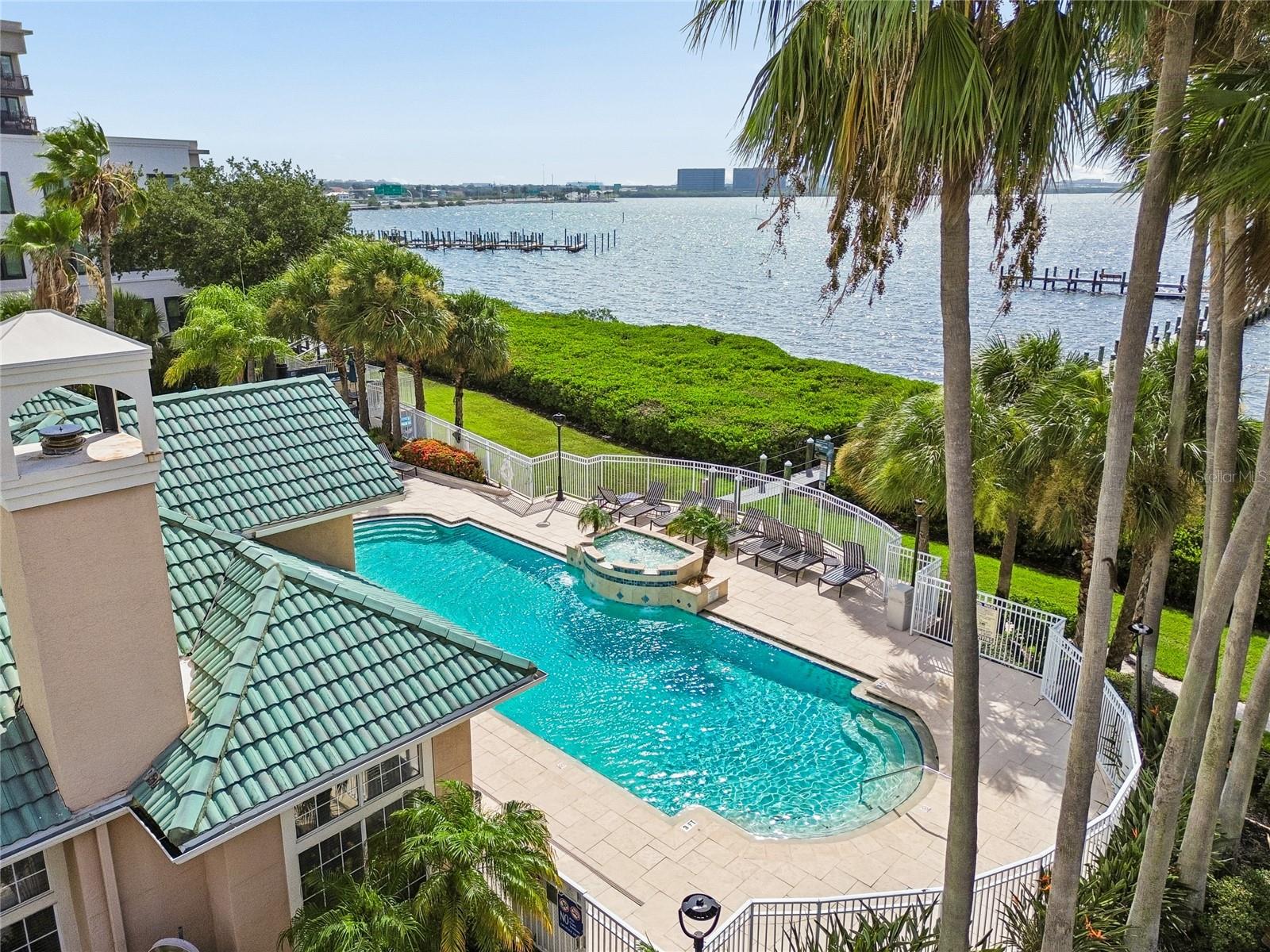 5211 BAY CLUB CIR