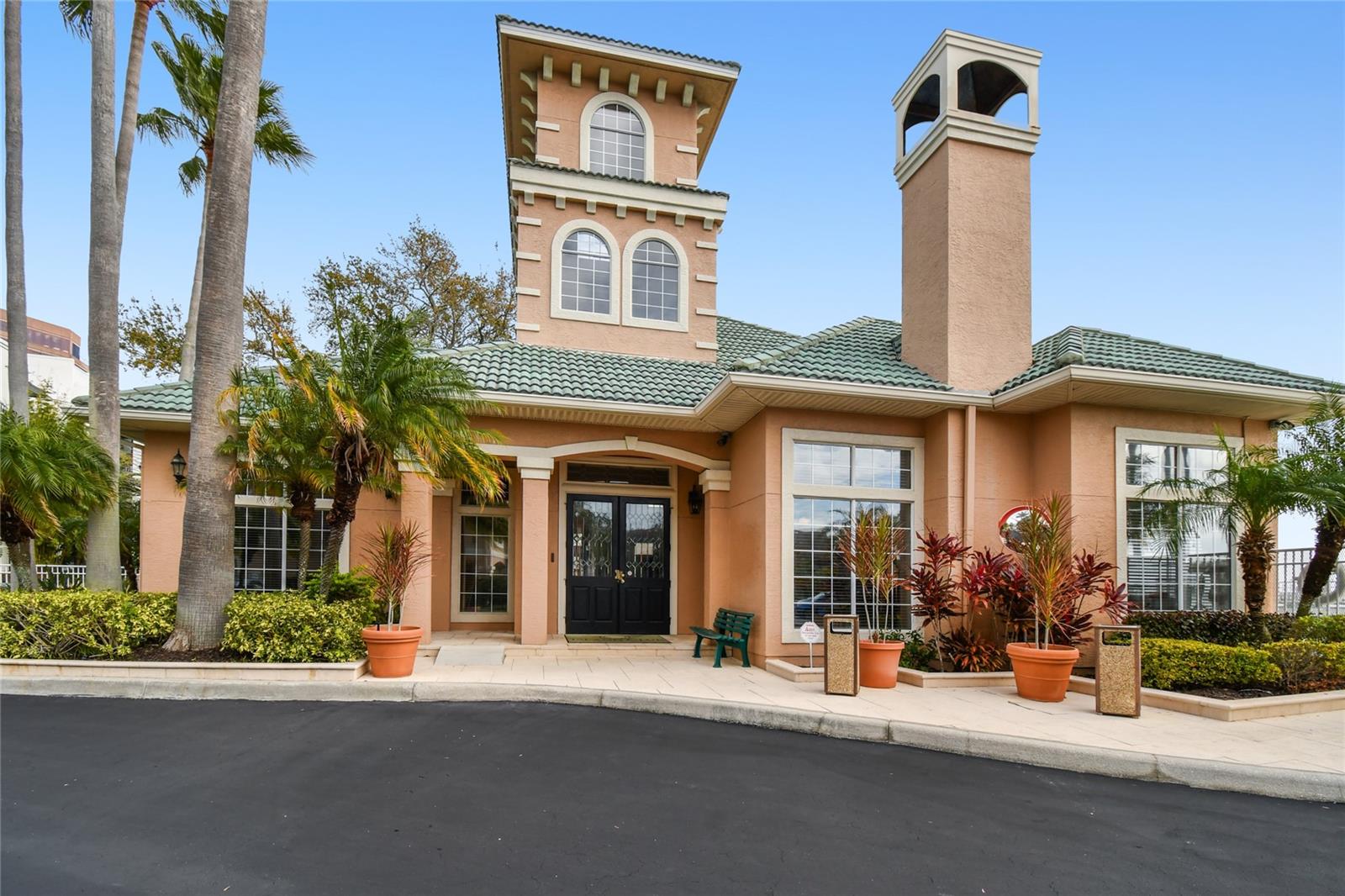 5211 BAY CLUB CIR