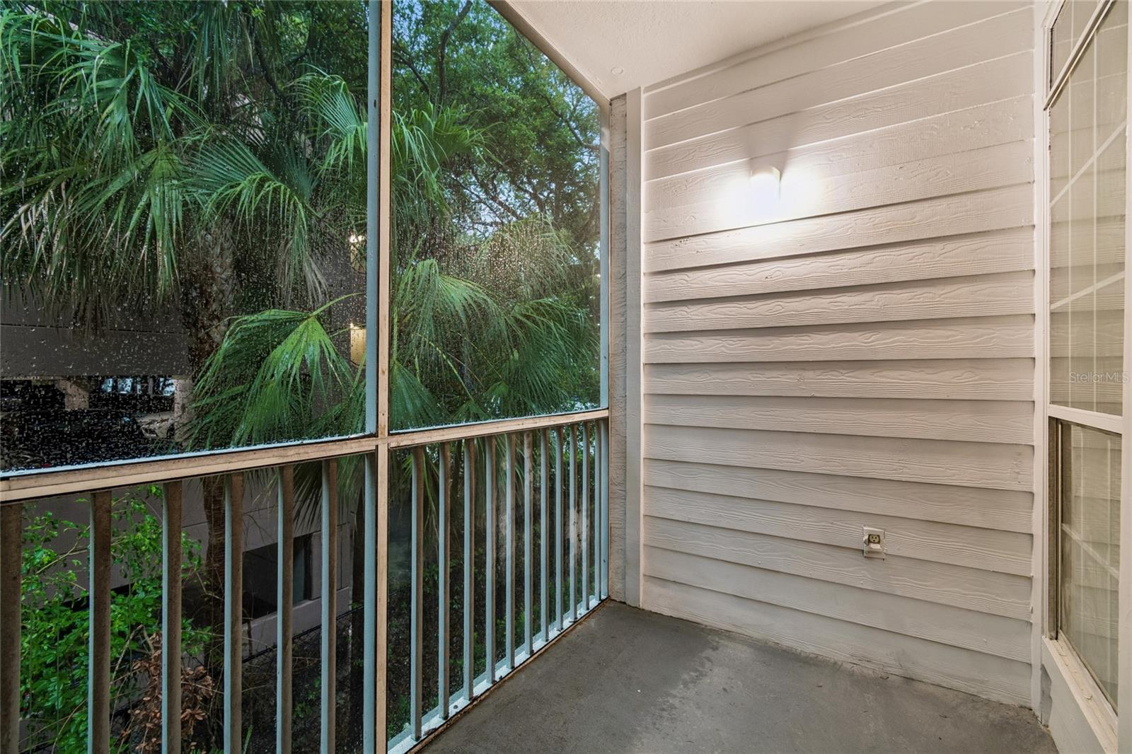 5211 BAY CLUB CIR