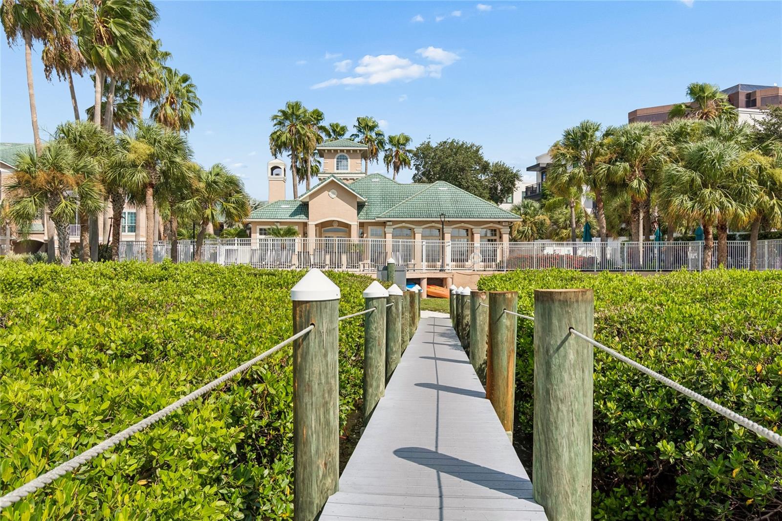 5211 BAY CLUB CIR