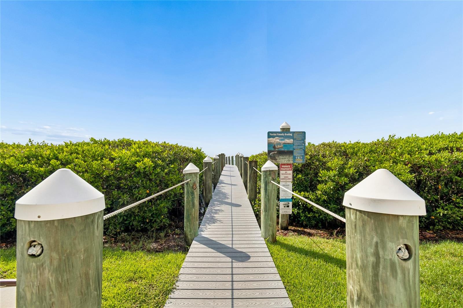 5211 BAY CLUB CIR