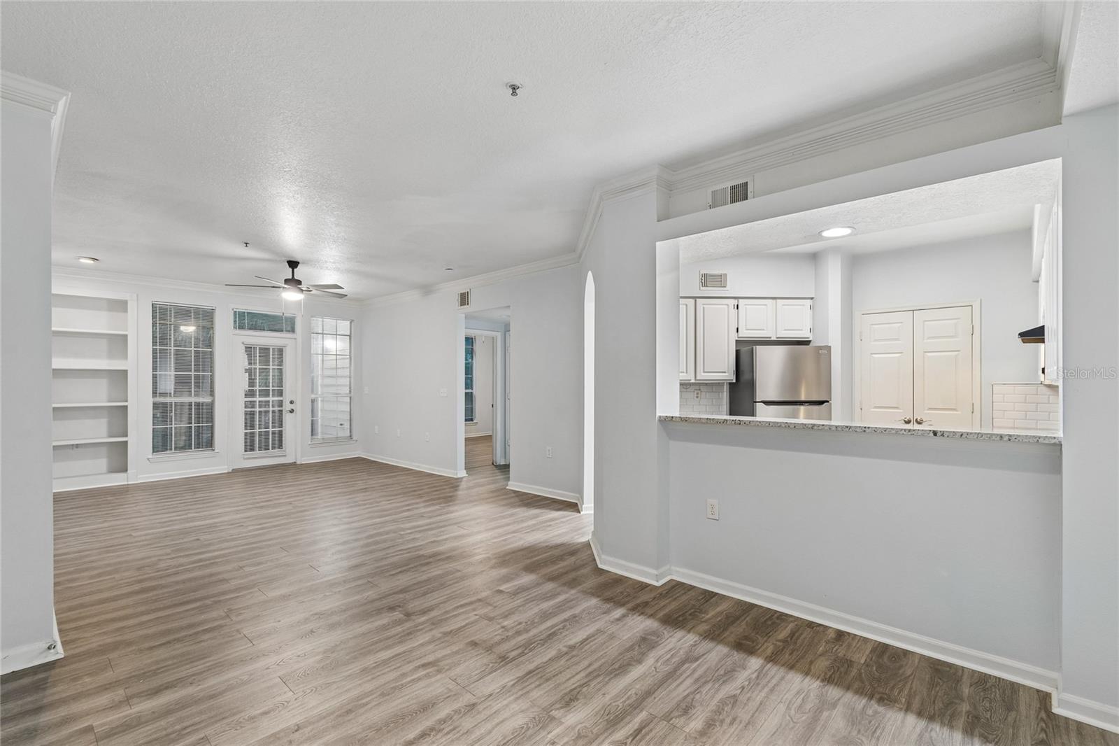 5211 BAY CLUB CIR