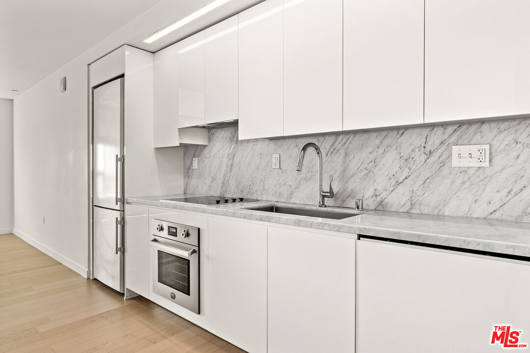 1050 S Grand Ave Unit: 1405
