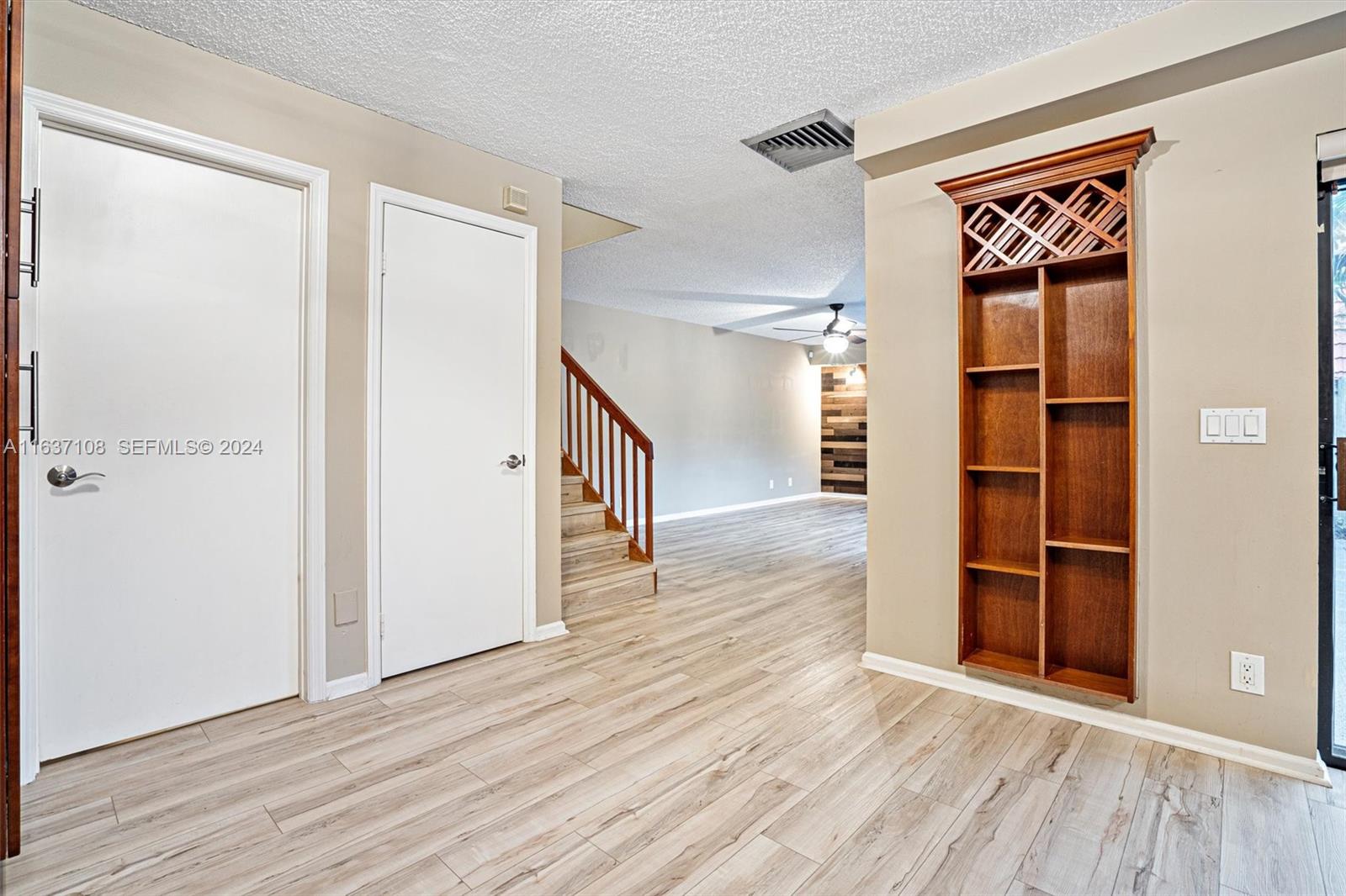9905 NW 6th Place