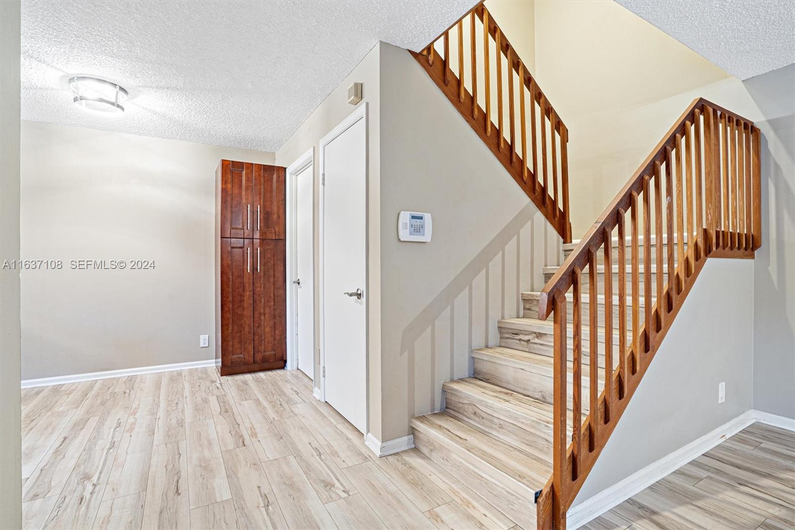 9905 NW 6th Place
