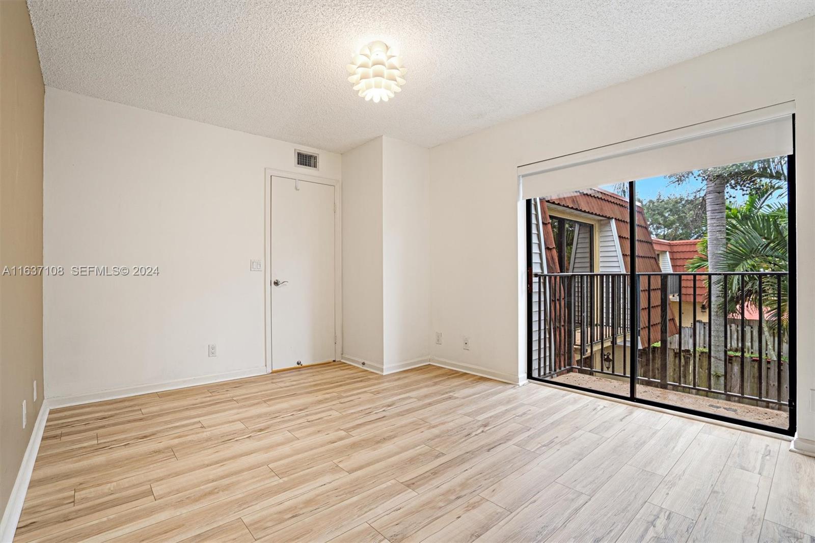 9905 NW 6th Place
