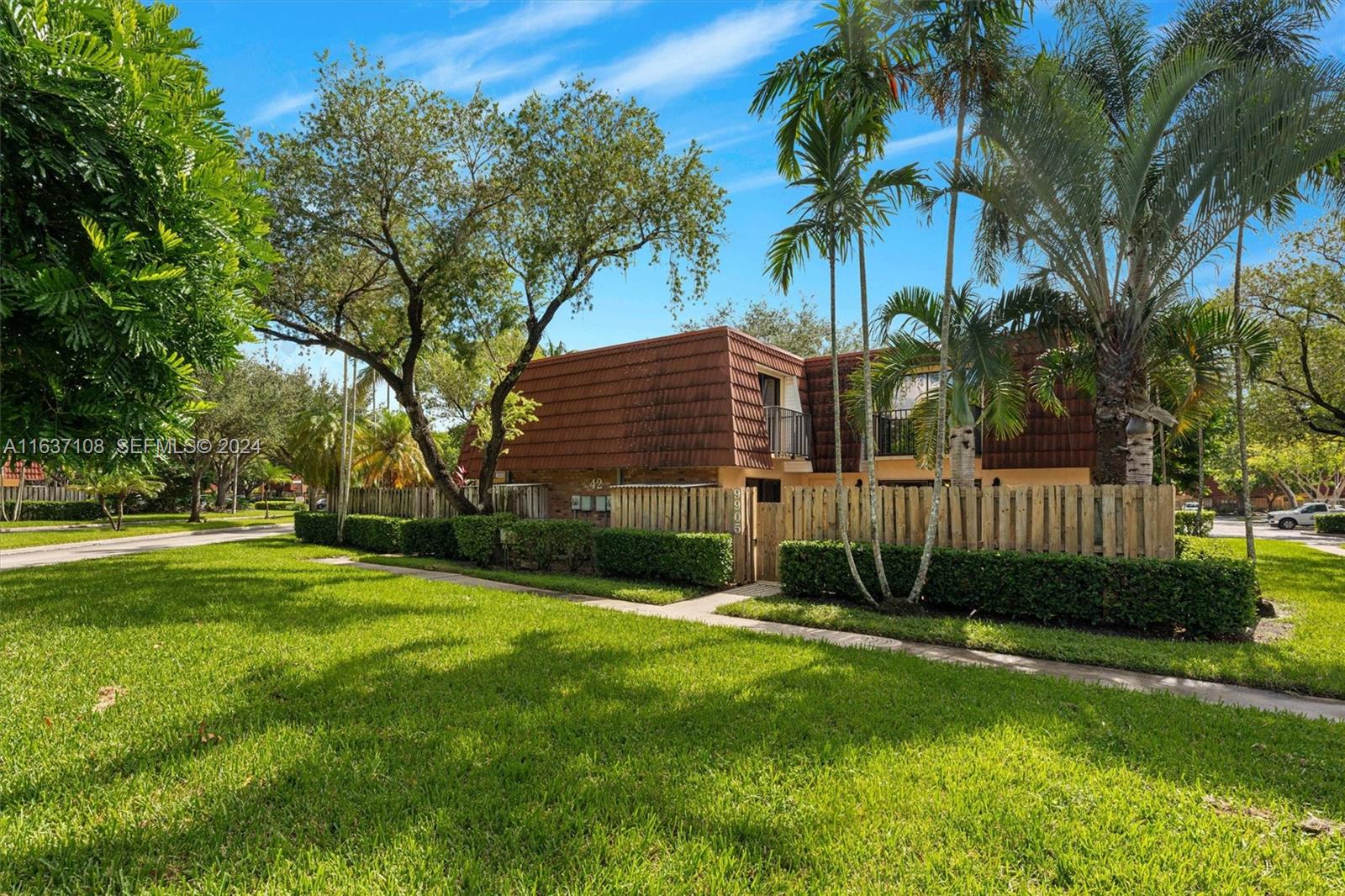 9905 NW 6th Place