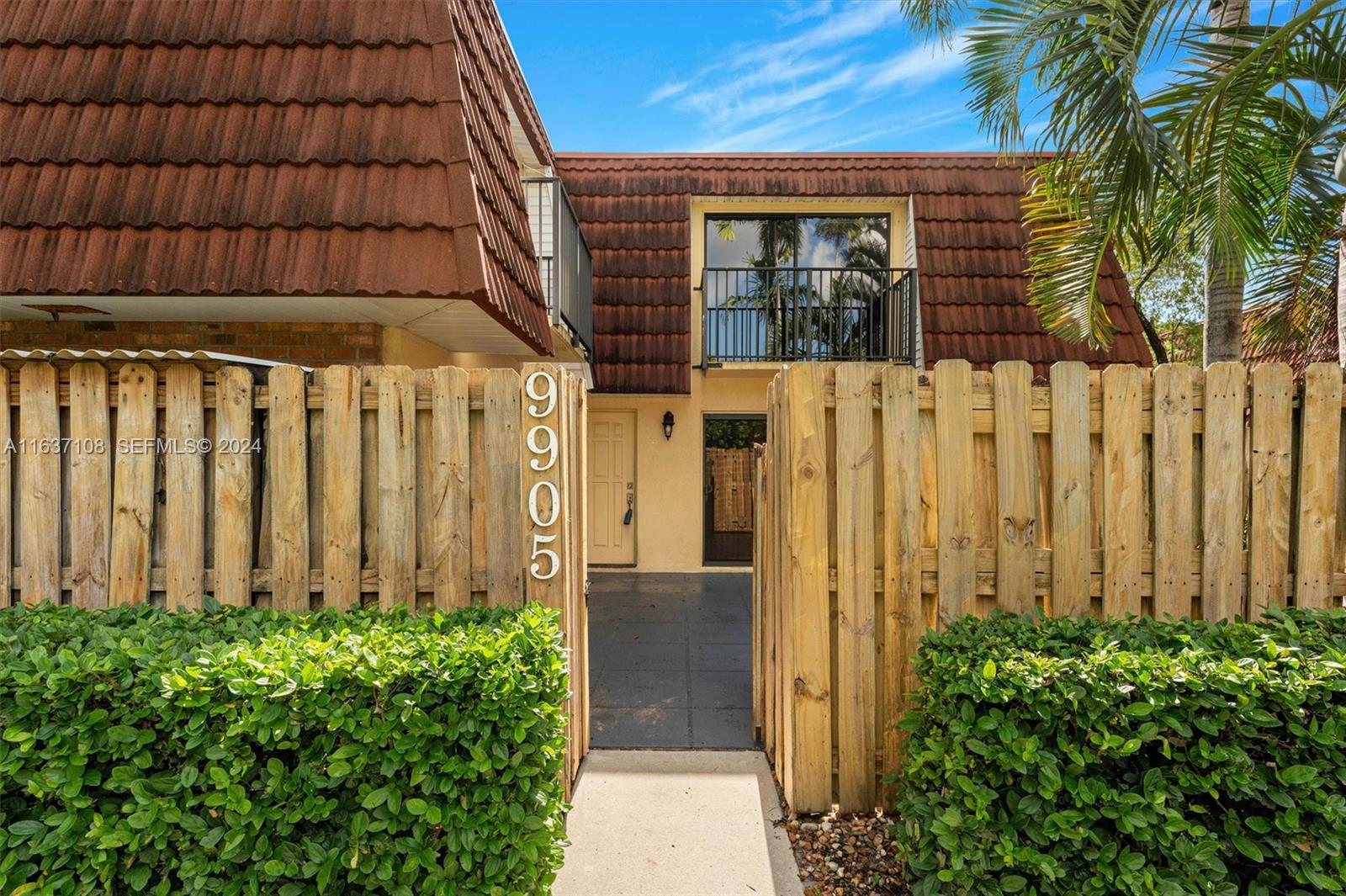 9905 NW 6th Place