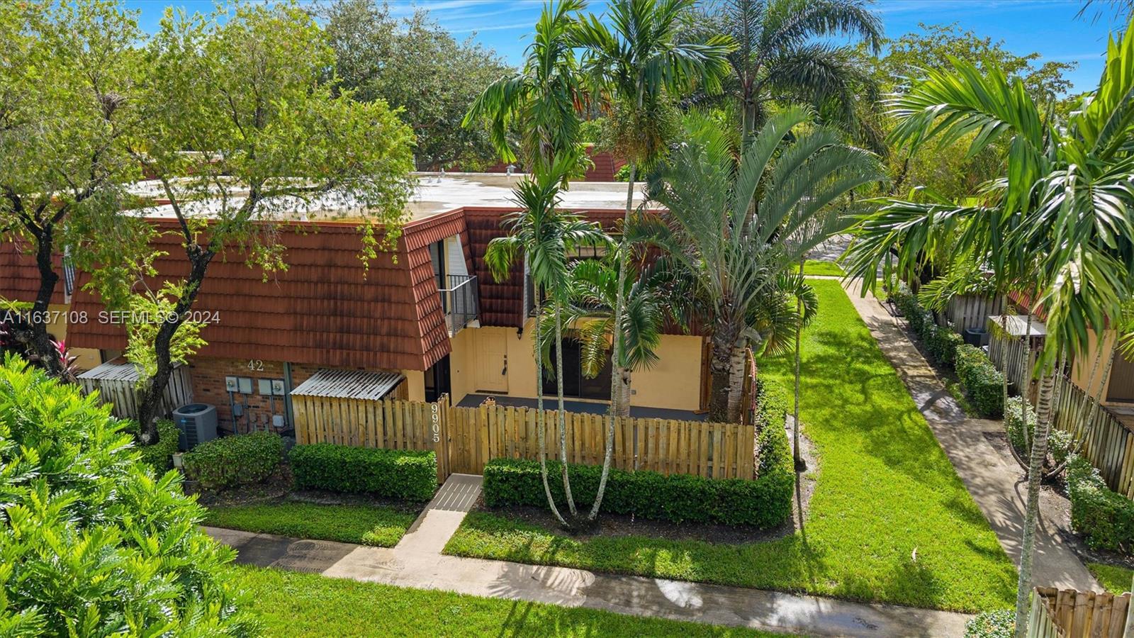 9905 NW 6th Place