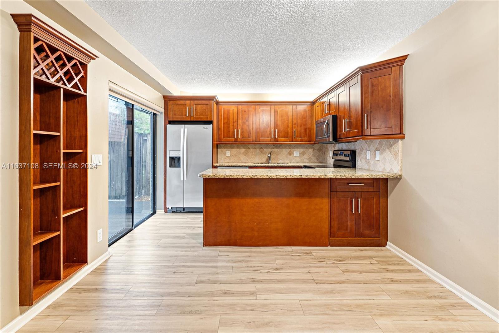 9905 NW 6th Place