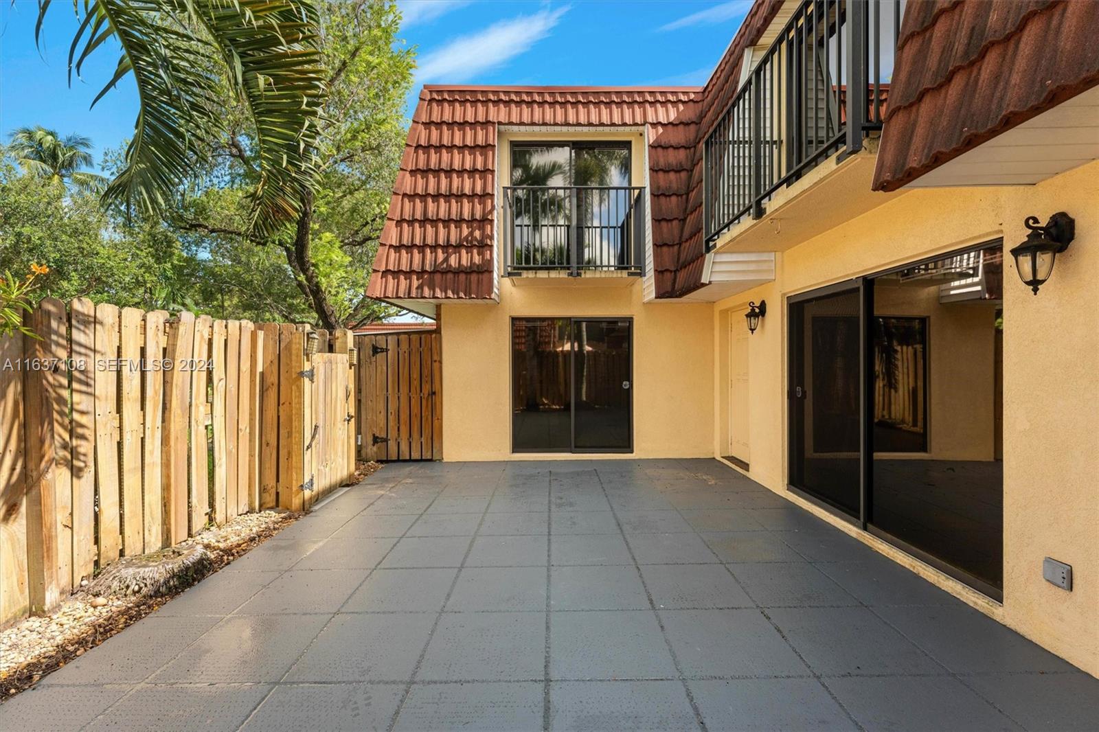 9905 NW 6th Place
