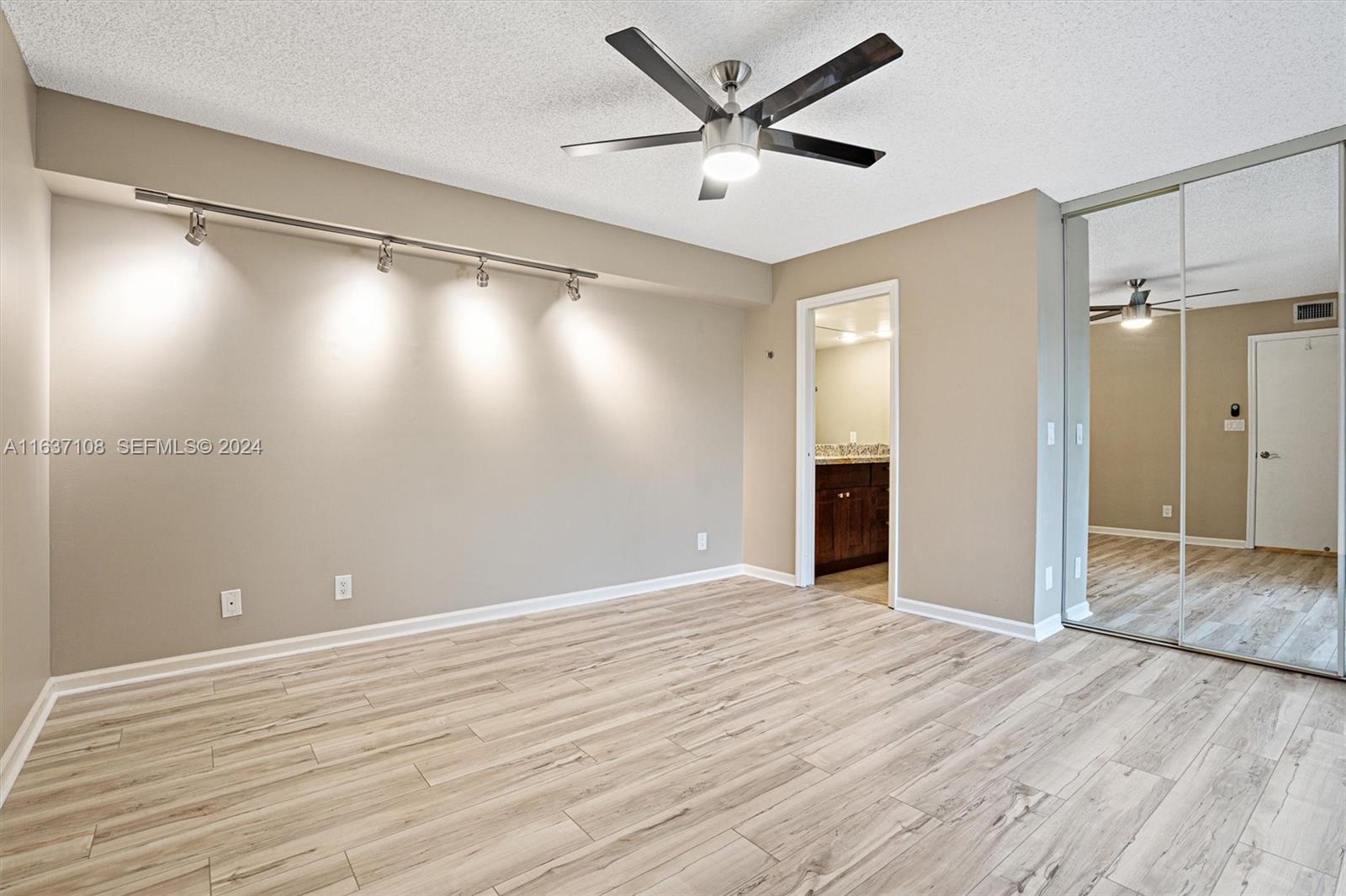 9905 NW 6th Place