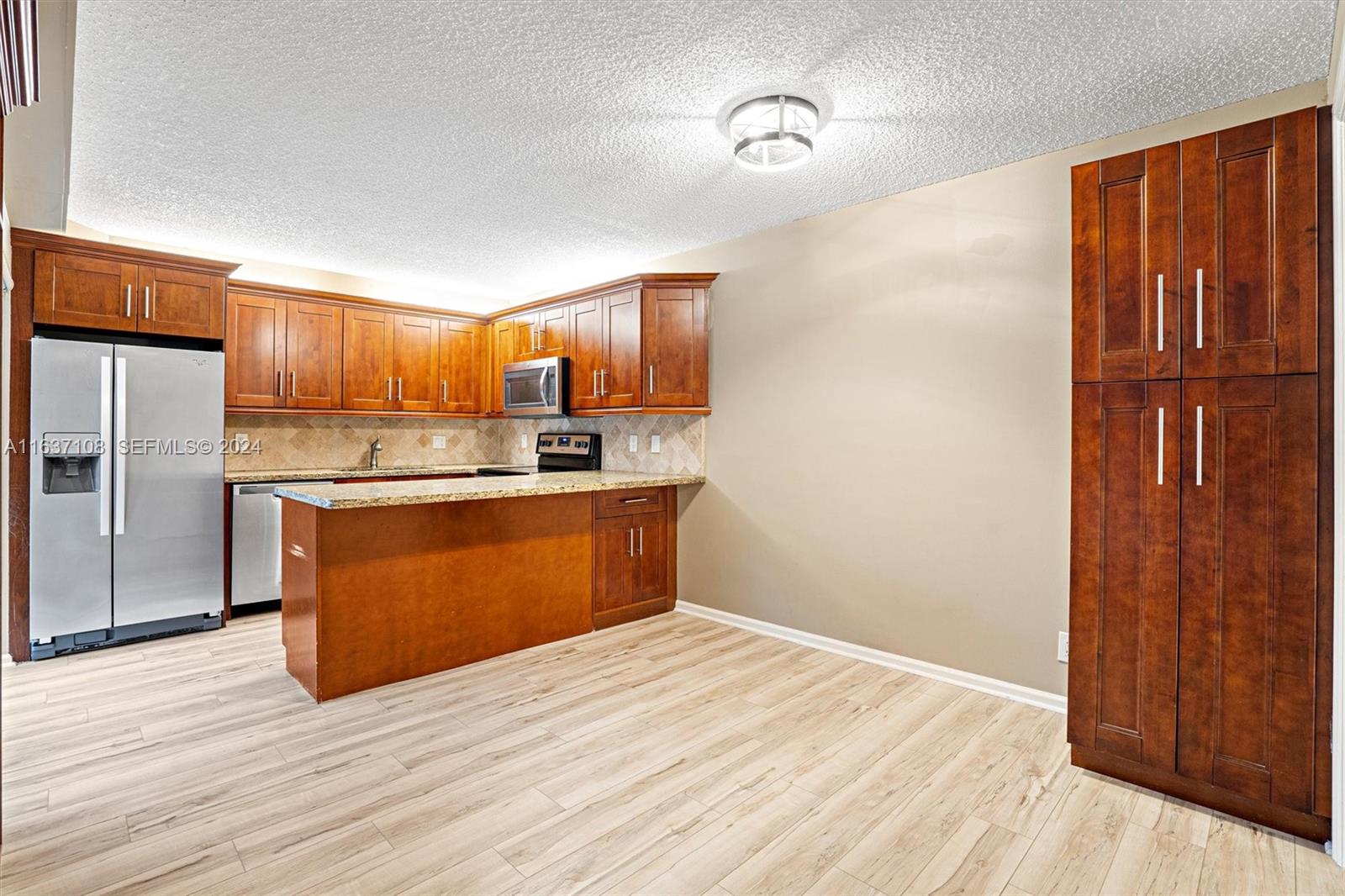 9905 NW 6th Place