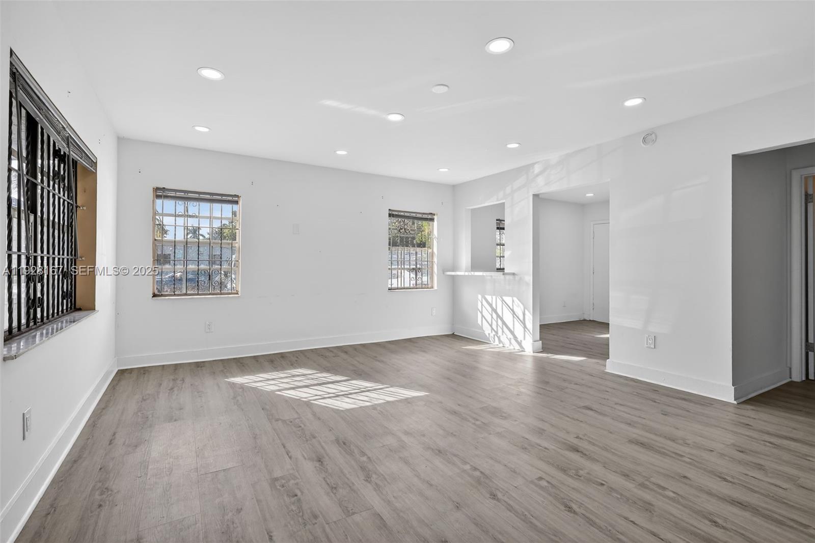 708 SW 10th Street 1