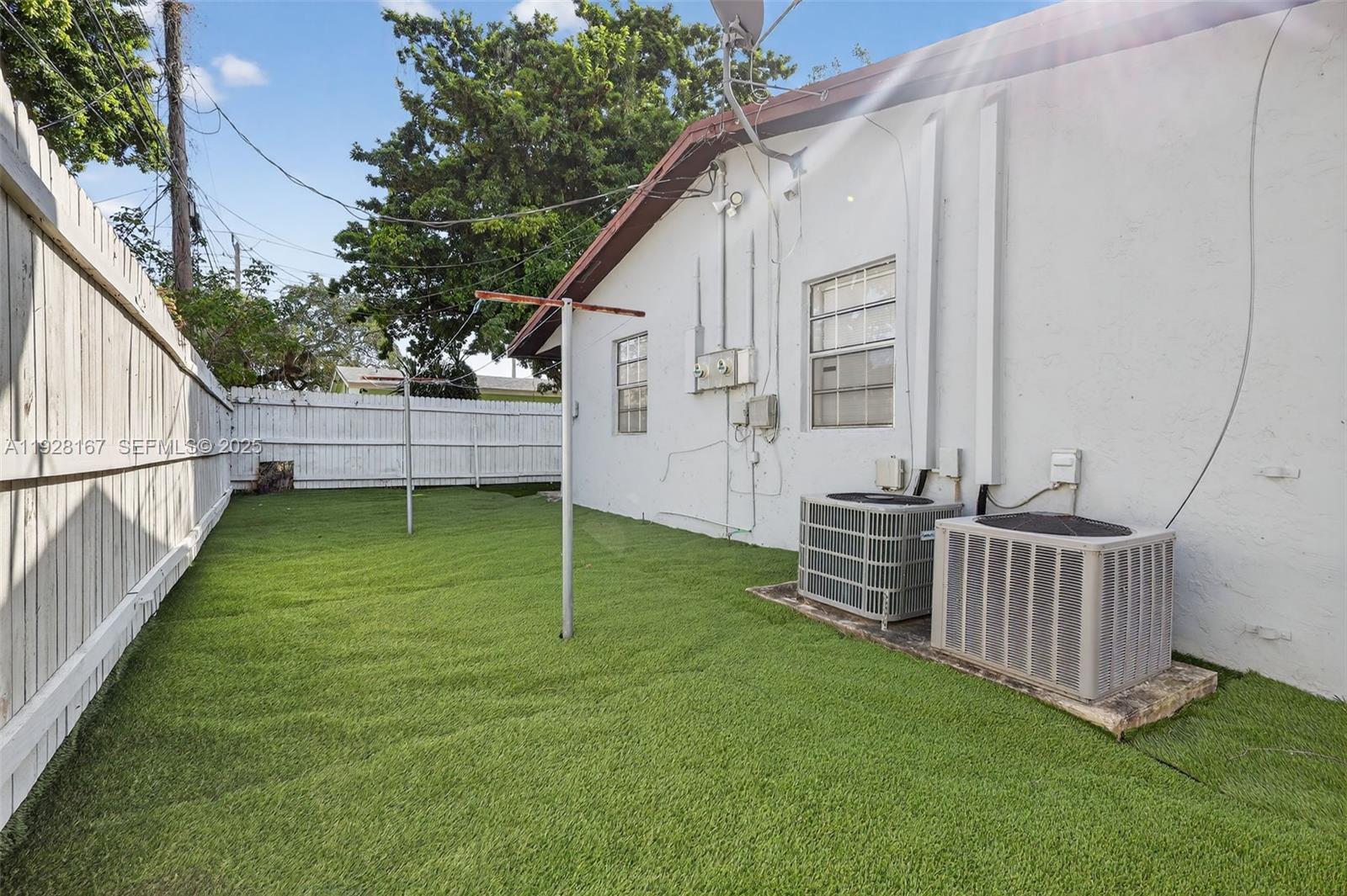 708 SW 10th Street 1