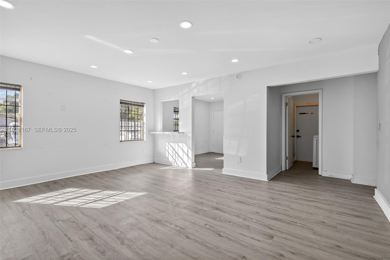708 SW 10th Street 1
