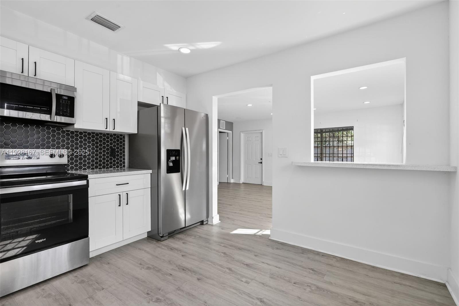 708 SW 10th Street 1