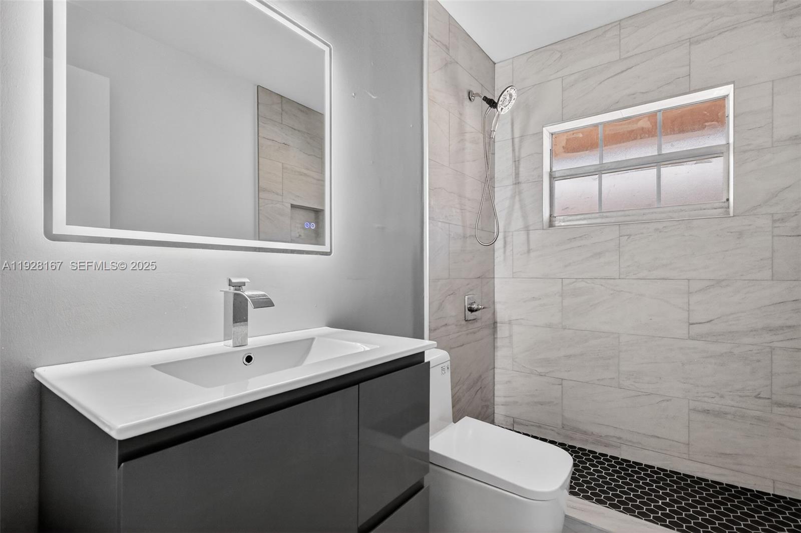 708 SW 10th Street 1
