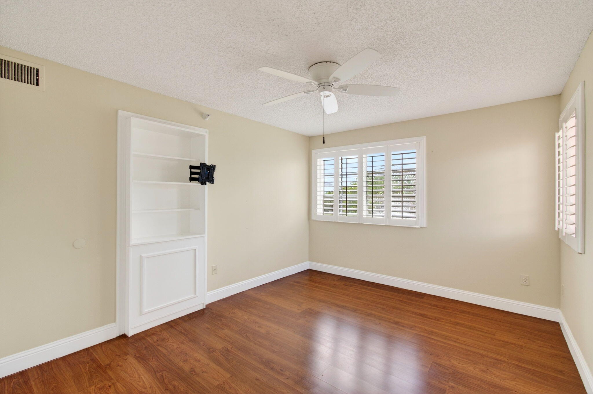 157 Yacht Club Way 303