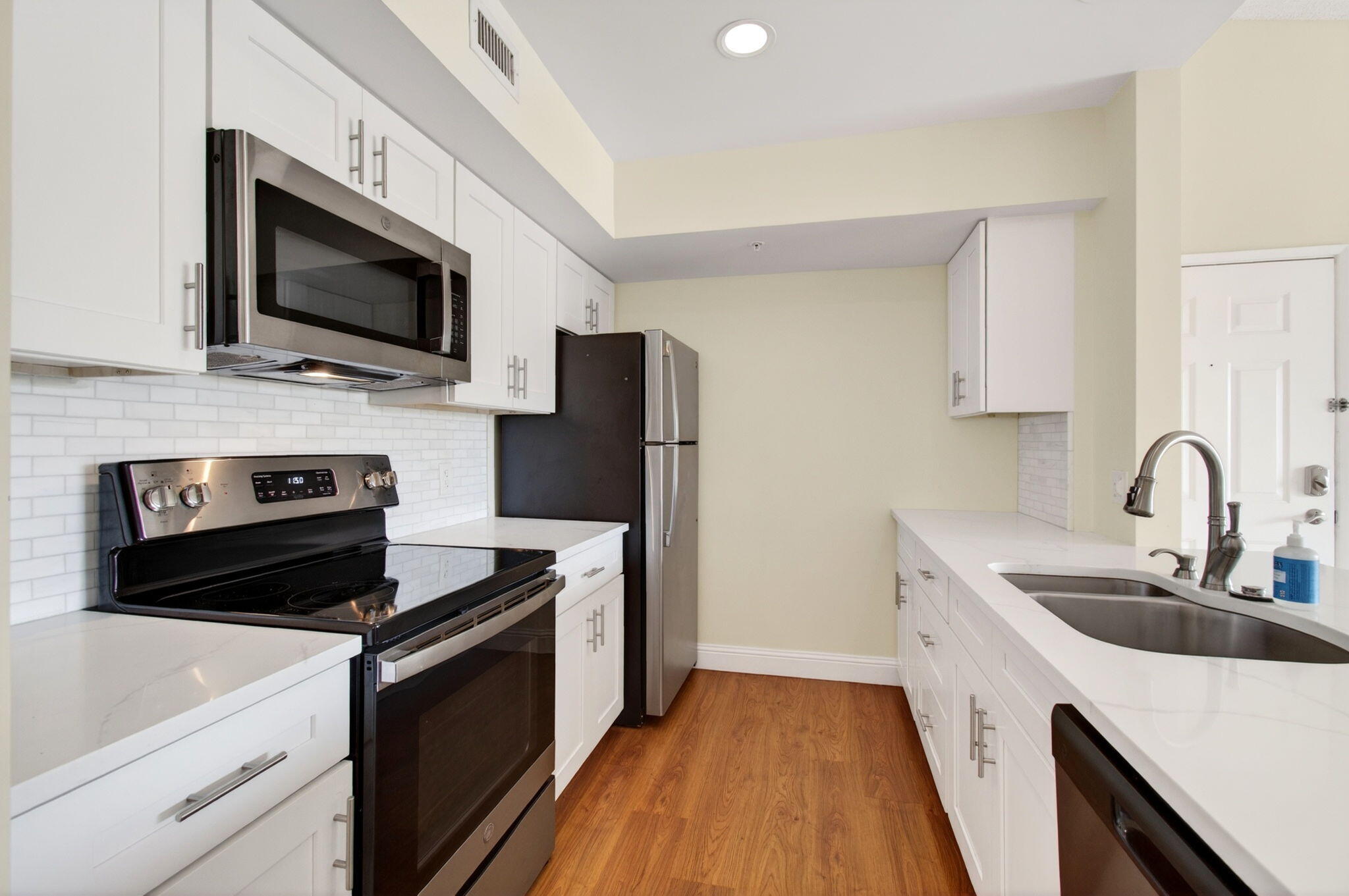 157 Yacht Club Way 303