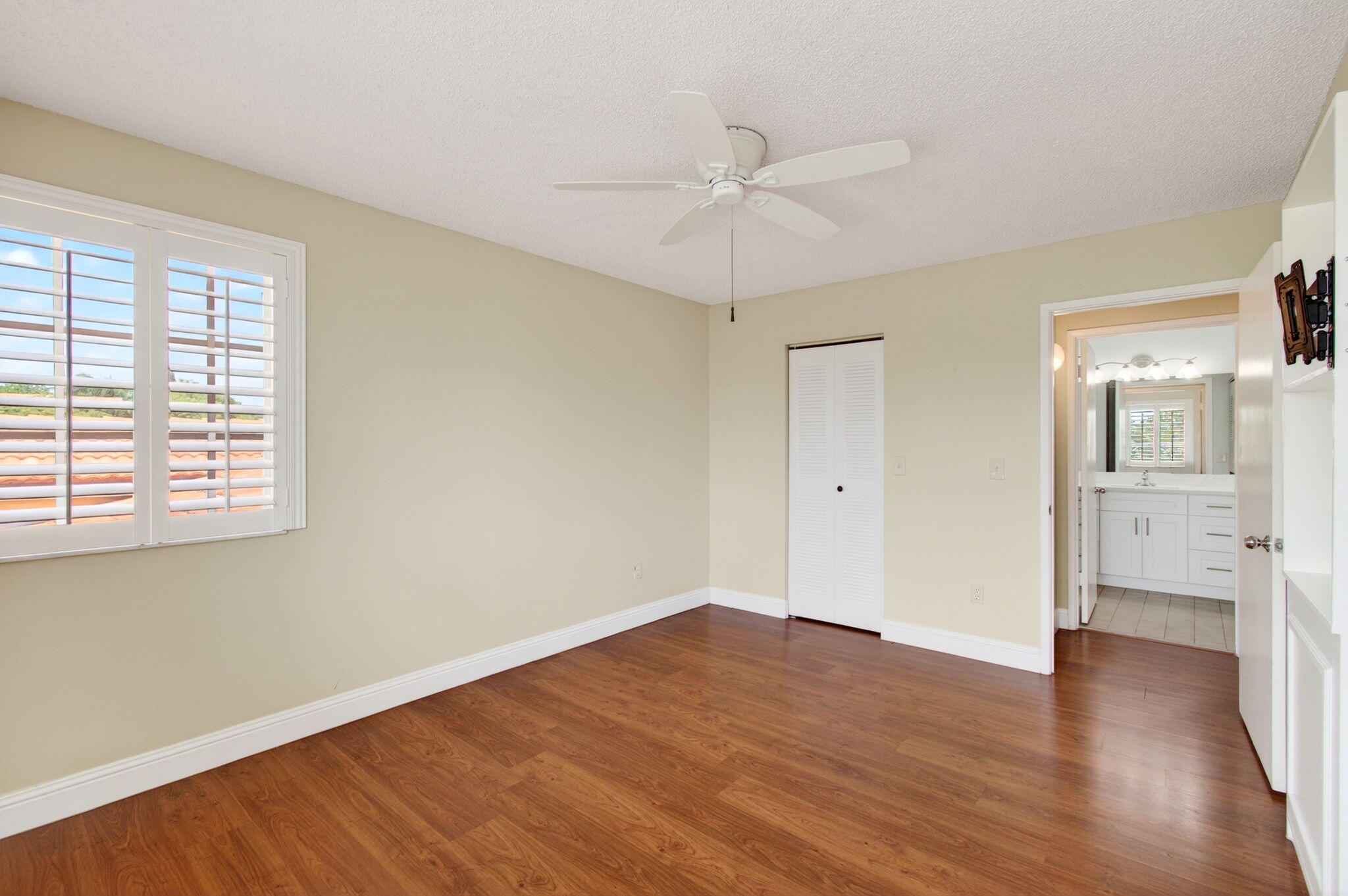 157 Yacht Club Way 303