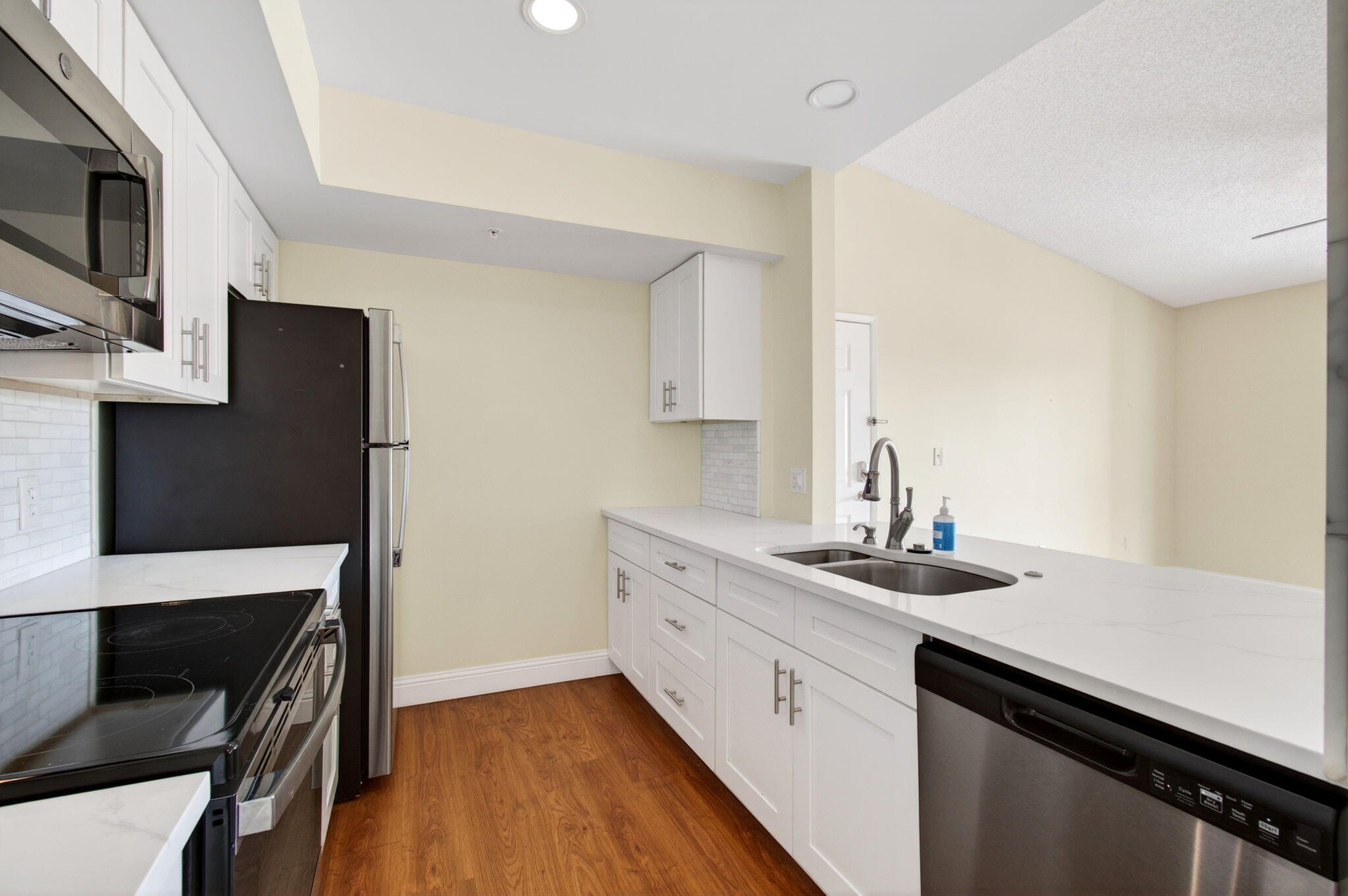 157 Yacht Club Way 303