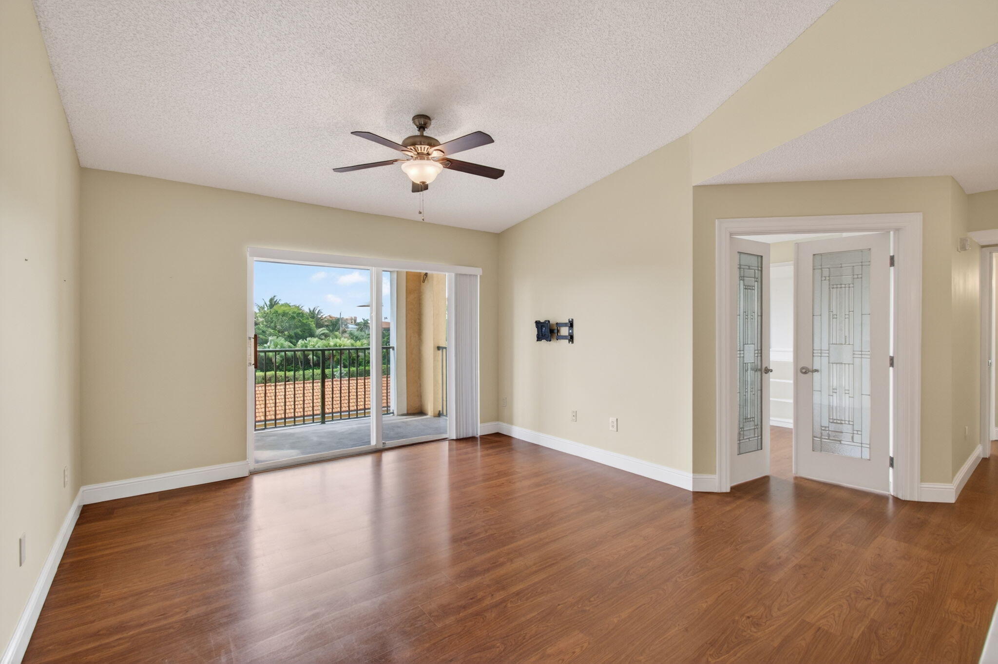157 Yacht Club Way 303