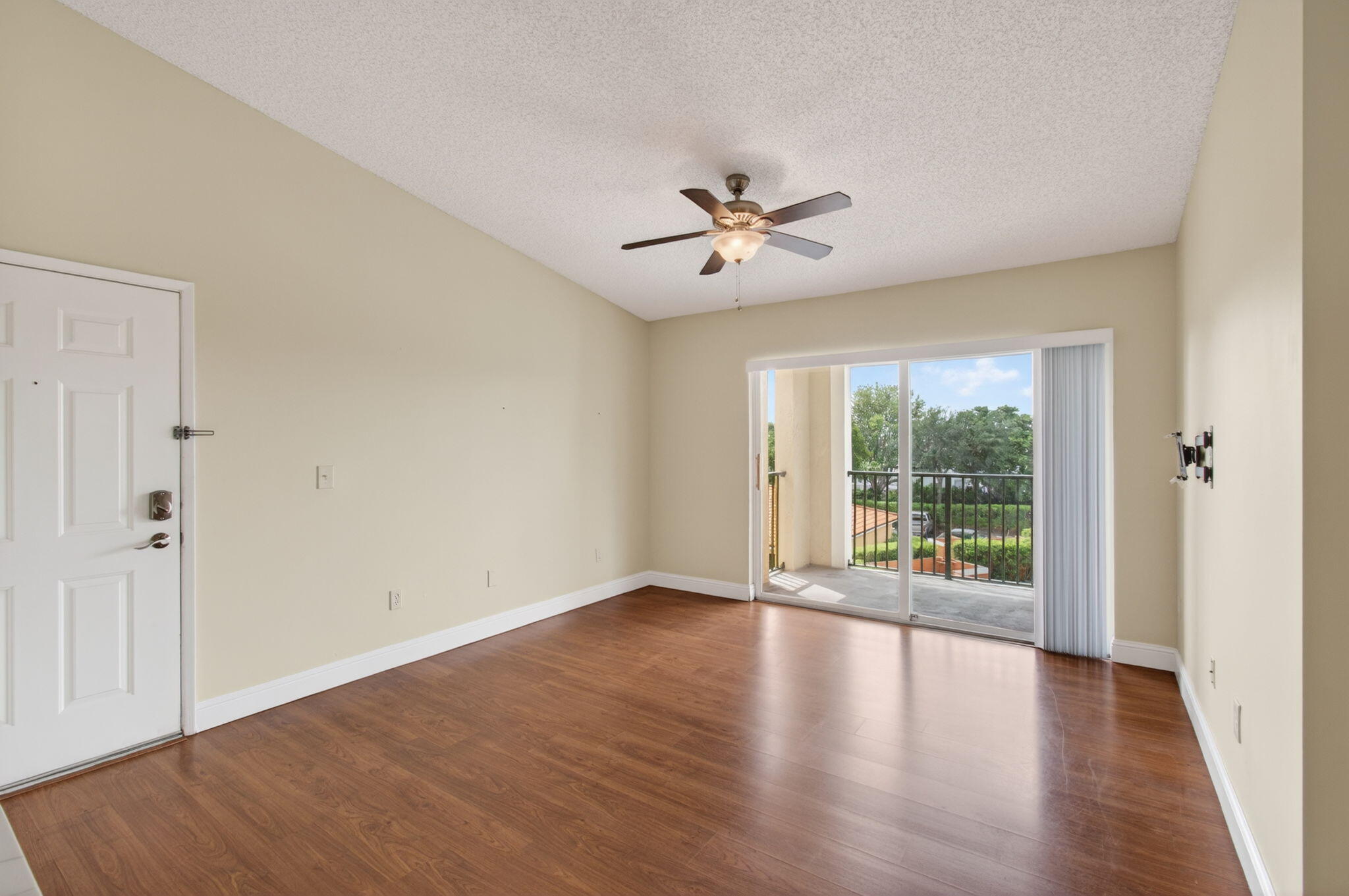 157 Yacht Club Way 303