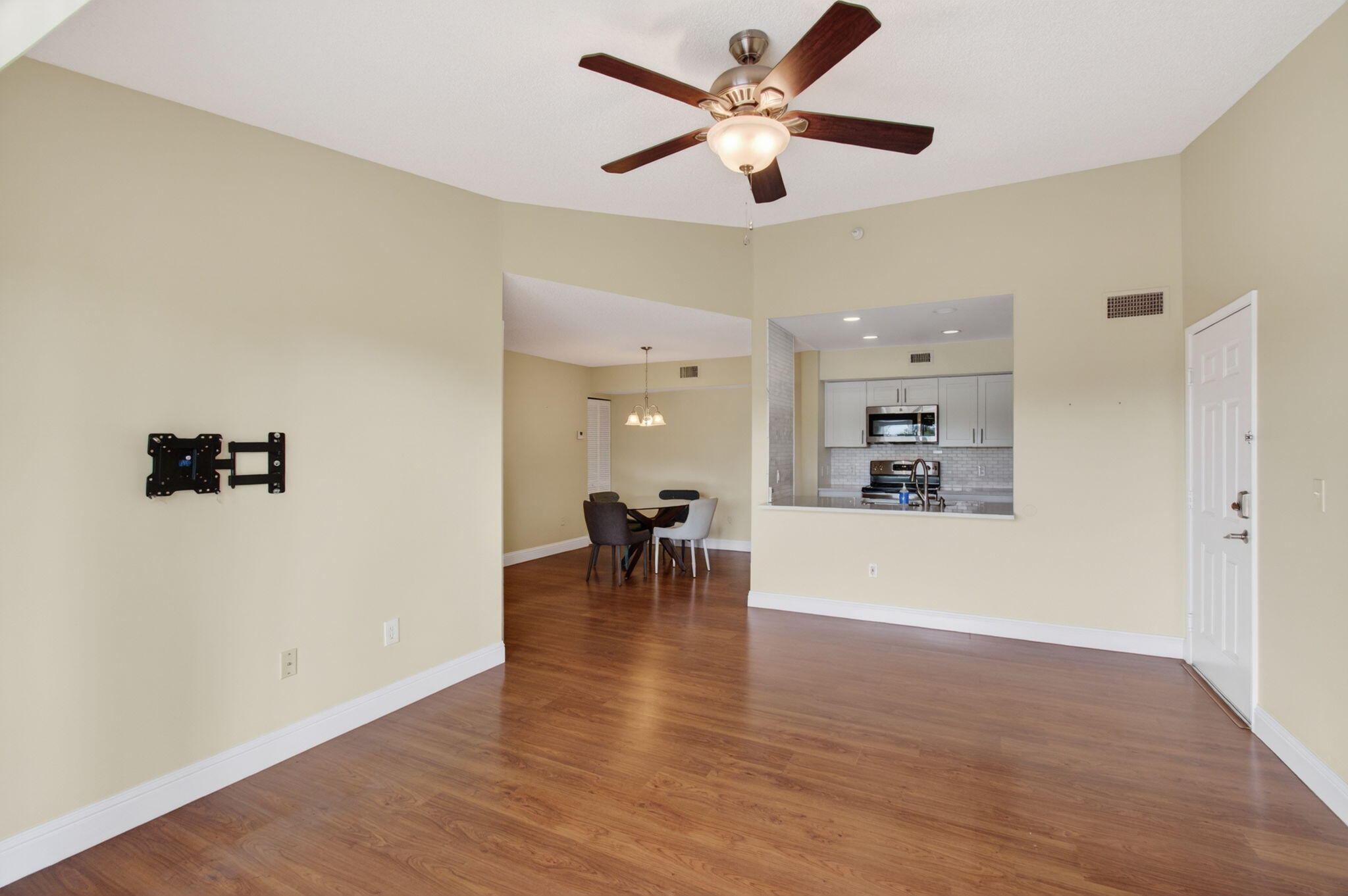 157 Yacht Club Way 303