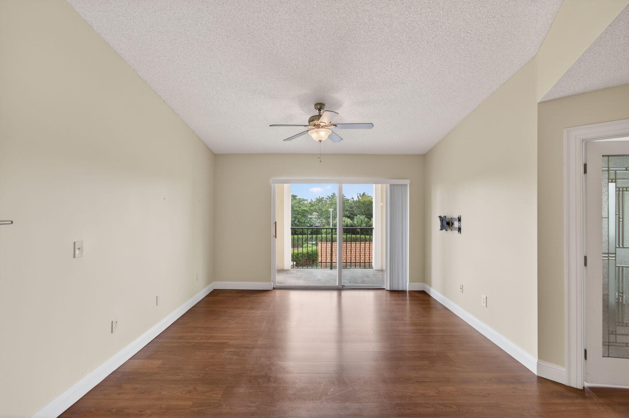157 Yacht Club Way 303