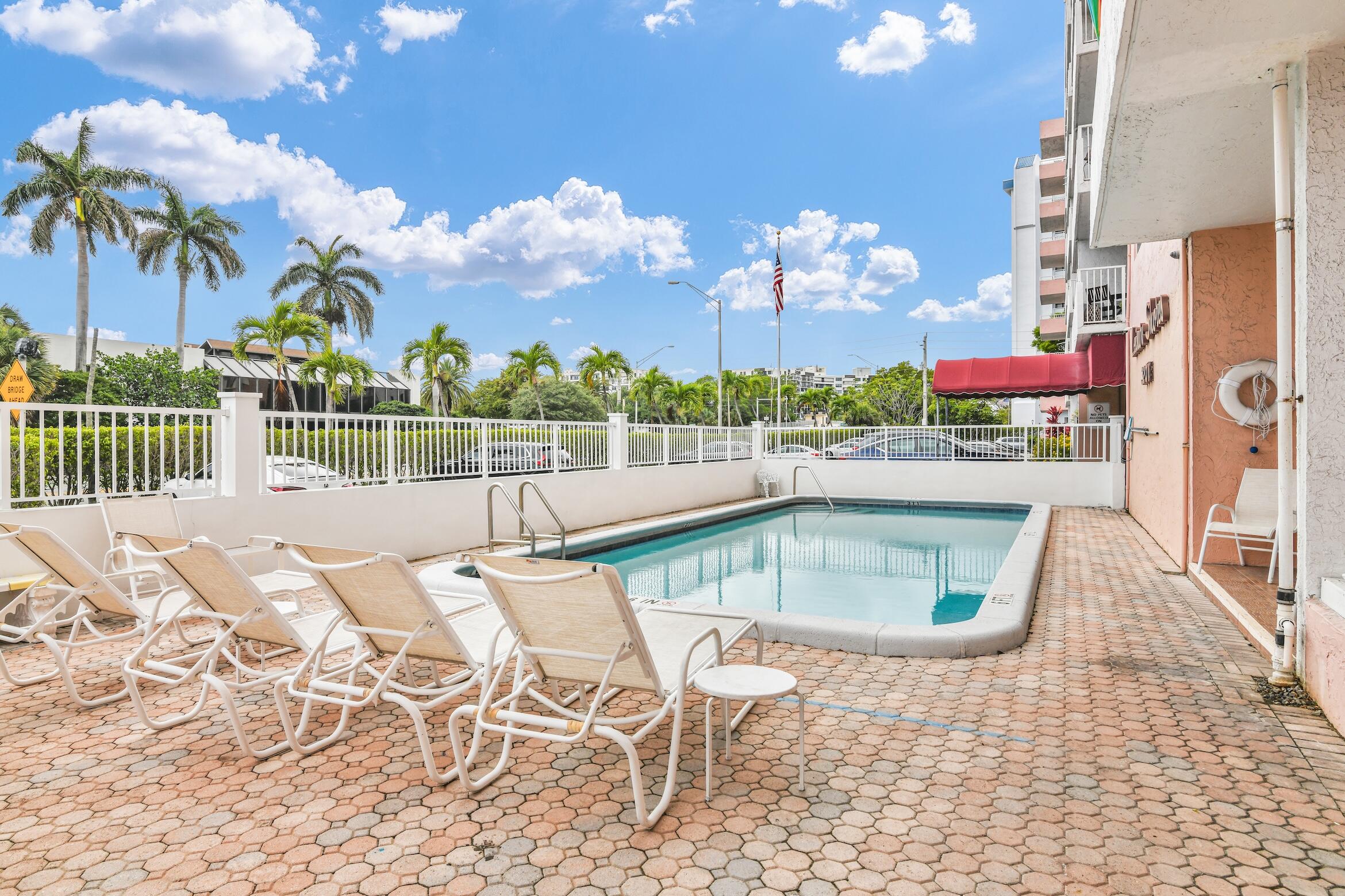 3201 NE 14th Street Causeway 708