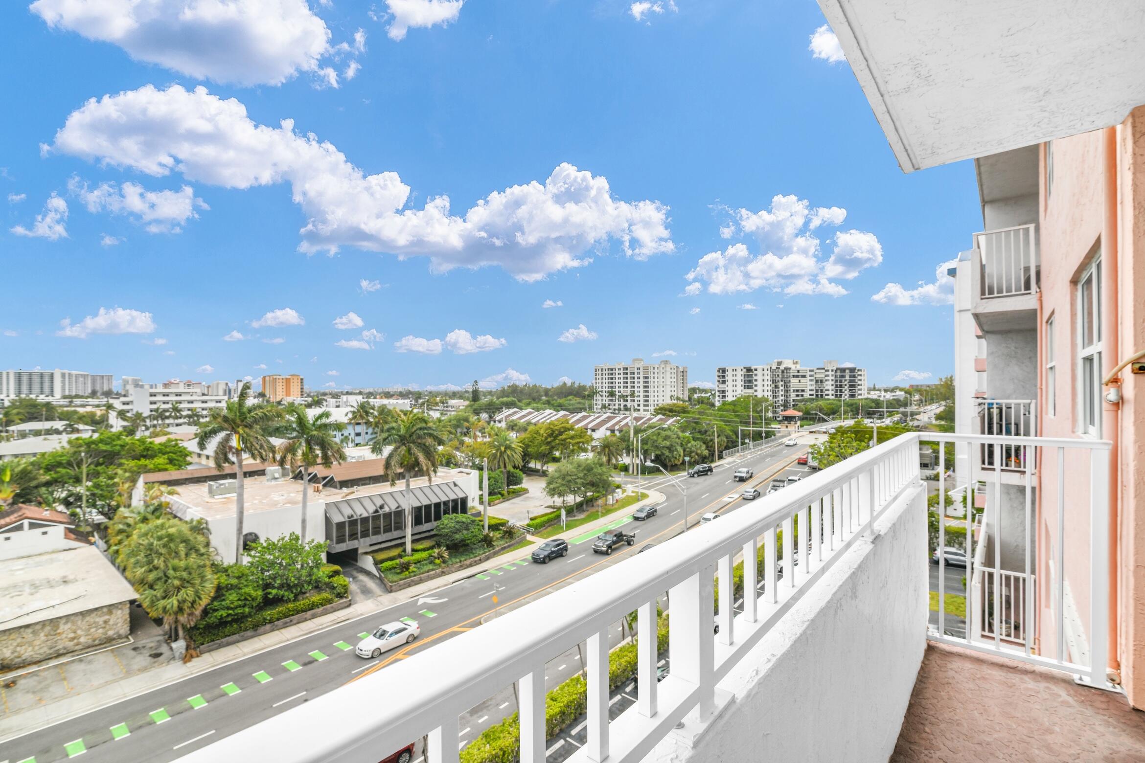 3201 NE 14th Street Causeway 708